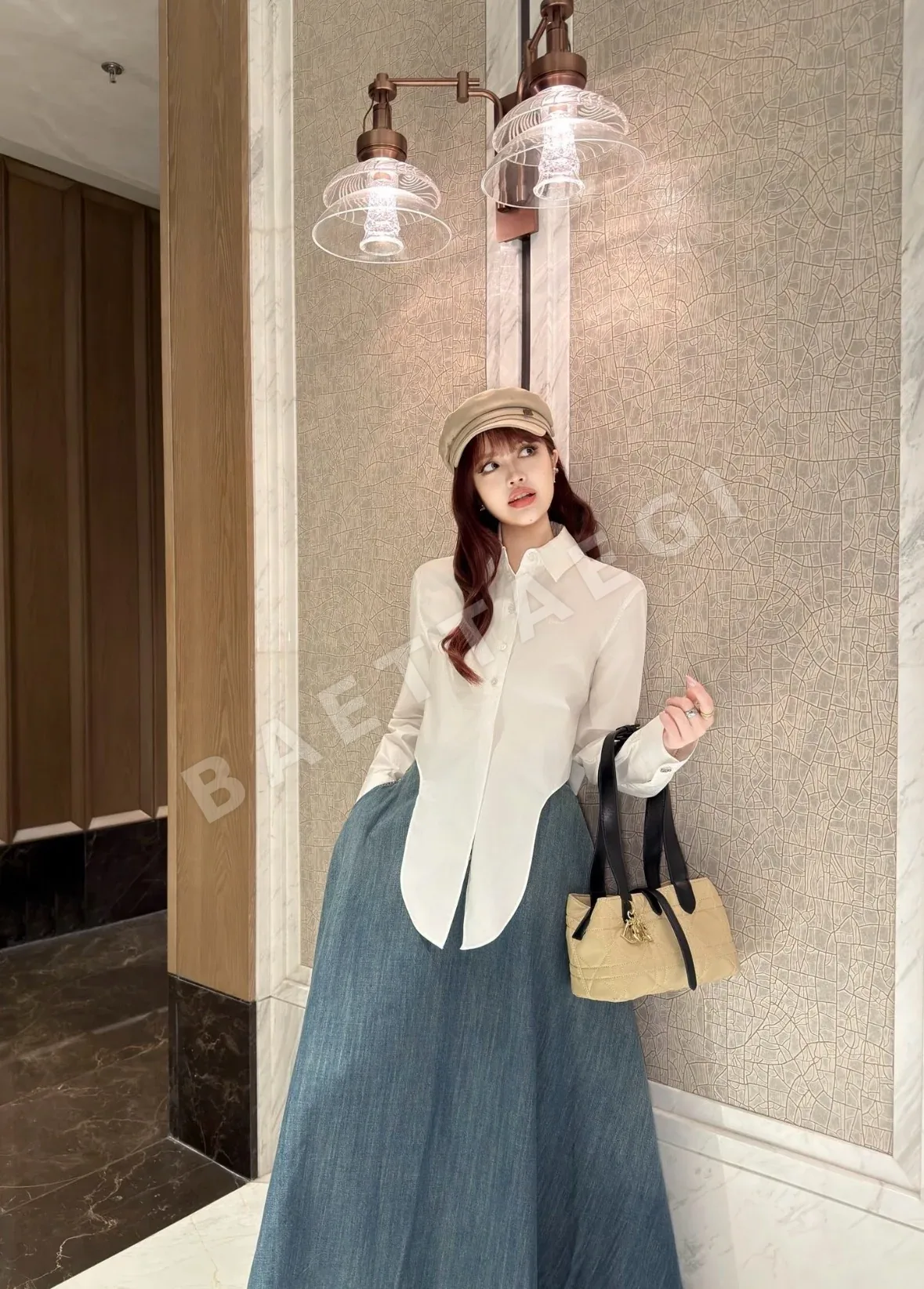 디올 크롭드 화이트 코튼 셔츠 상세 이미지 2