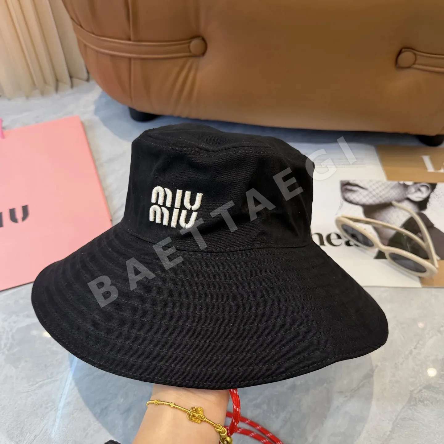 미우미우 여성 버킷햇 모자 상세 이미지 2