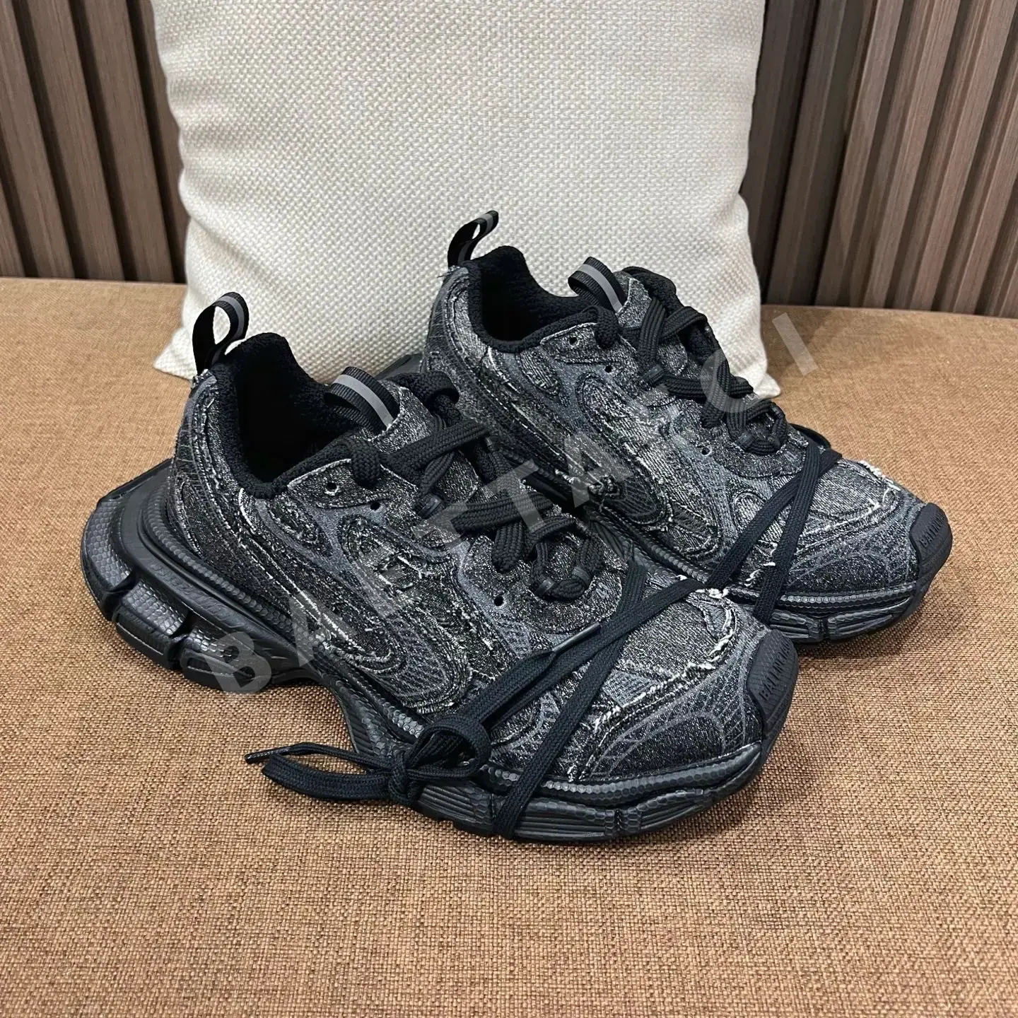 발렌시아가 신발 상세 이미지 3
