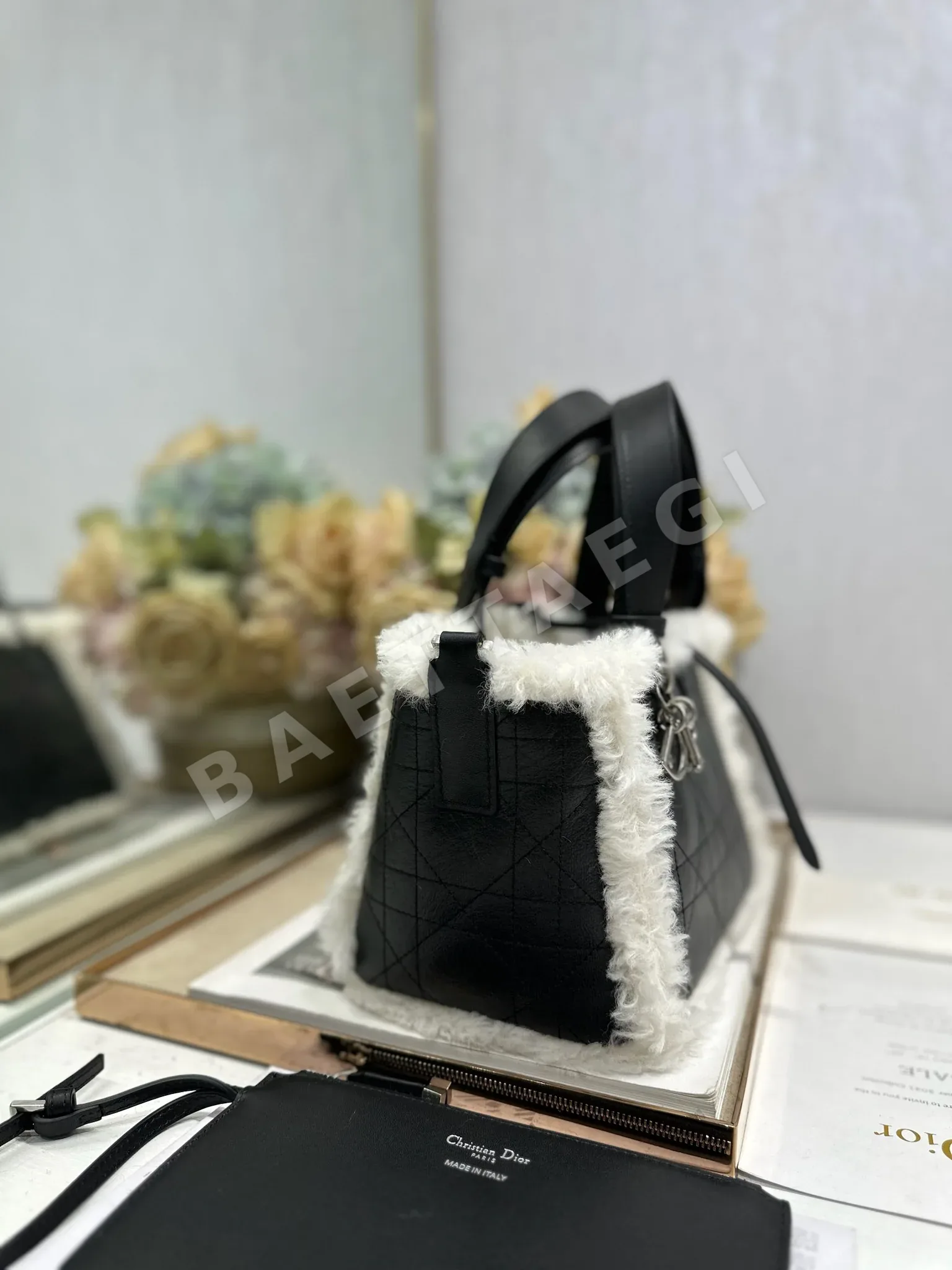 디올 뚜주흐 토트백 가죽 가방 상세 이미지 2