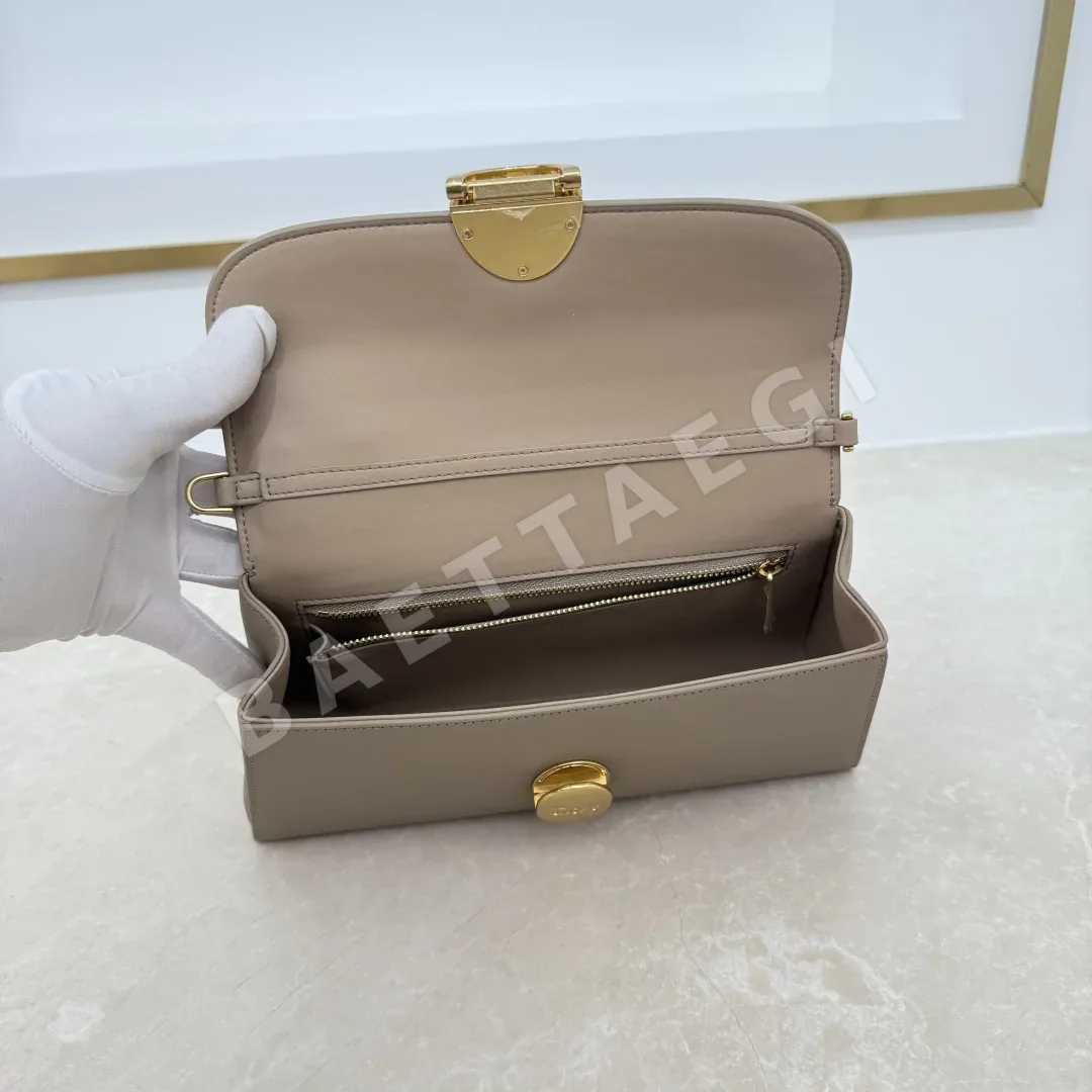 디올 메달리옹 체인 클러치 가방 상세 이미지 8