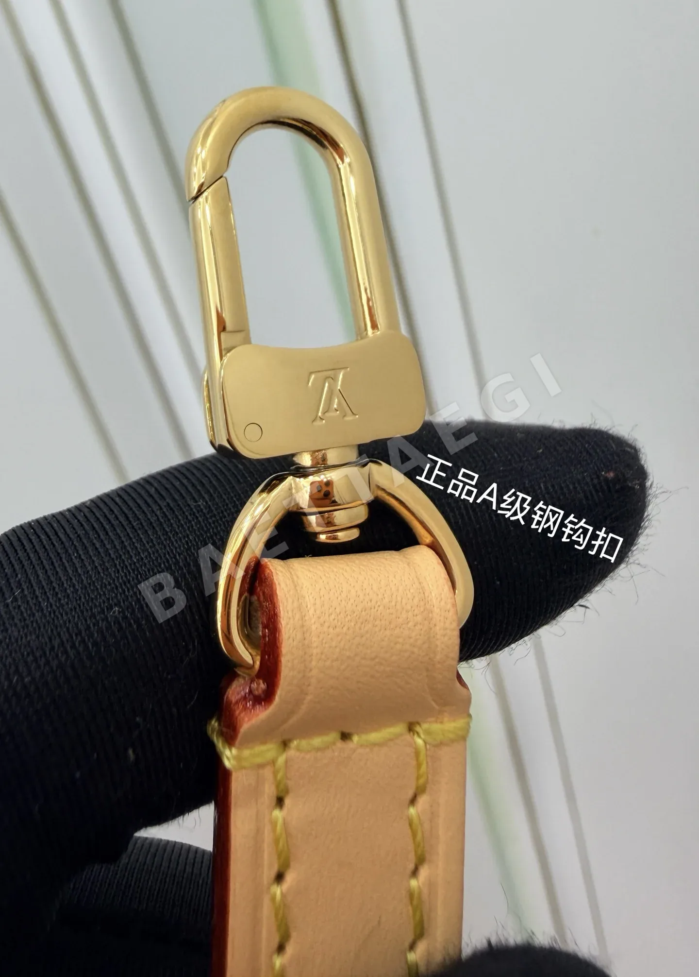루이비통 M27493 가죽 가방 상세 이미지 4