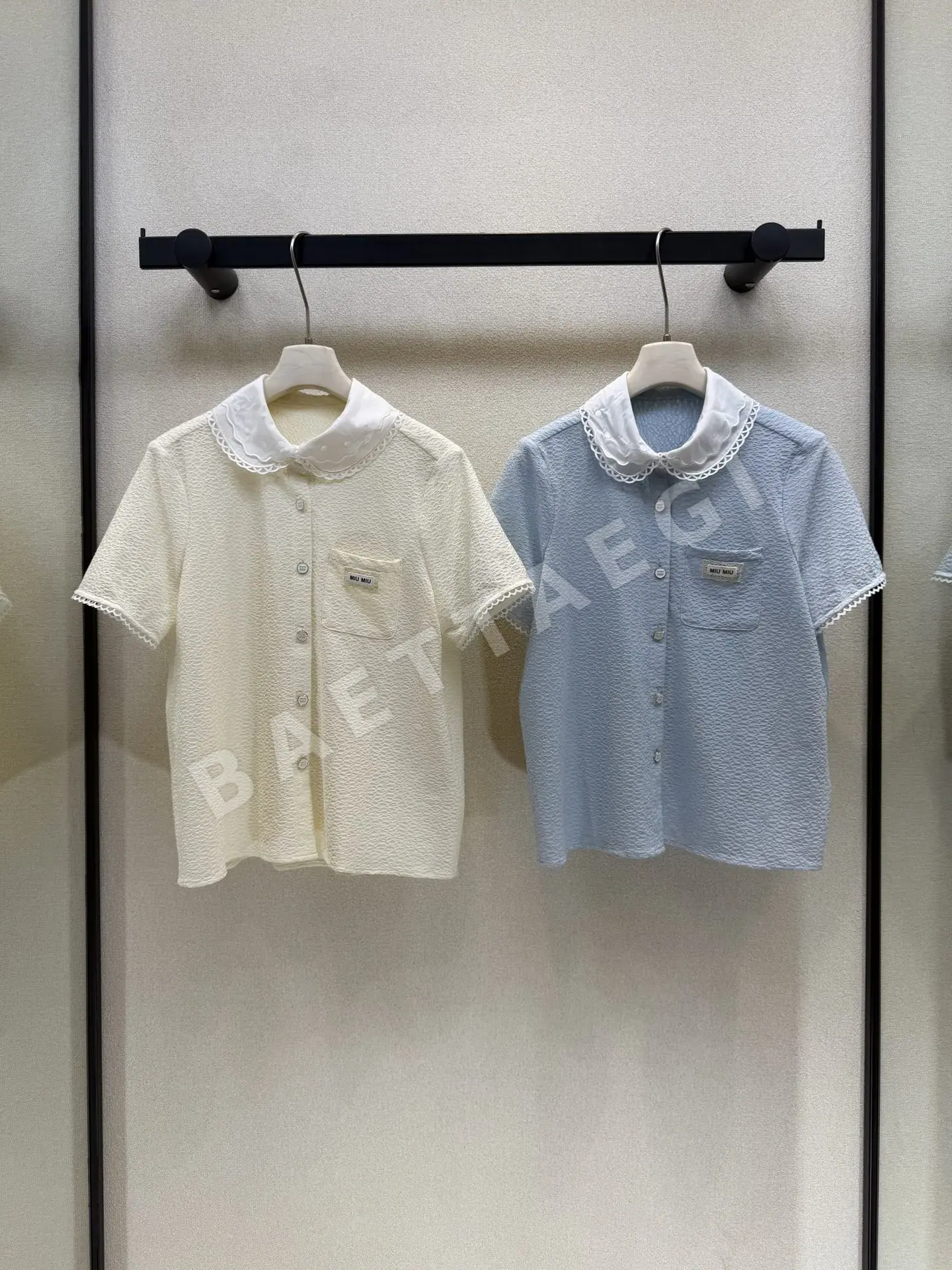 미우미우 여성 반팔 97422