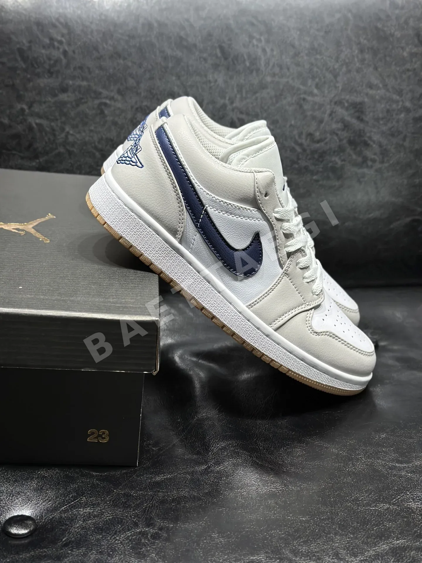 나이키조던 AJ1 로우 신발 상세 이미지 3