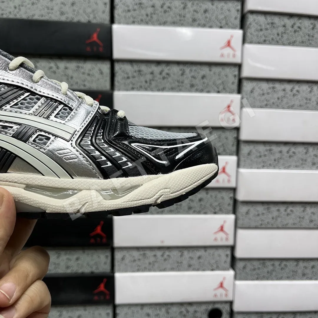 아식스 [TOP] 젤 카야노 14 1201A935-001 200411 Asics Gel-Kayano 14 Black Glacier Grey 상세 이미지 9
