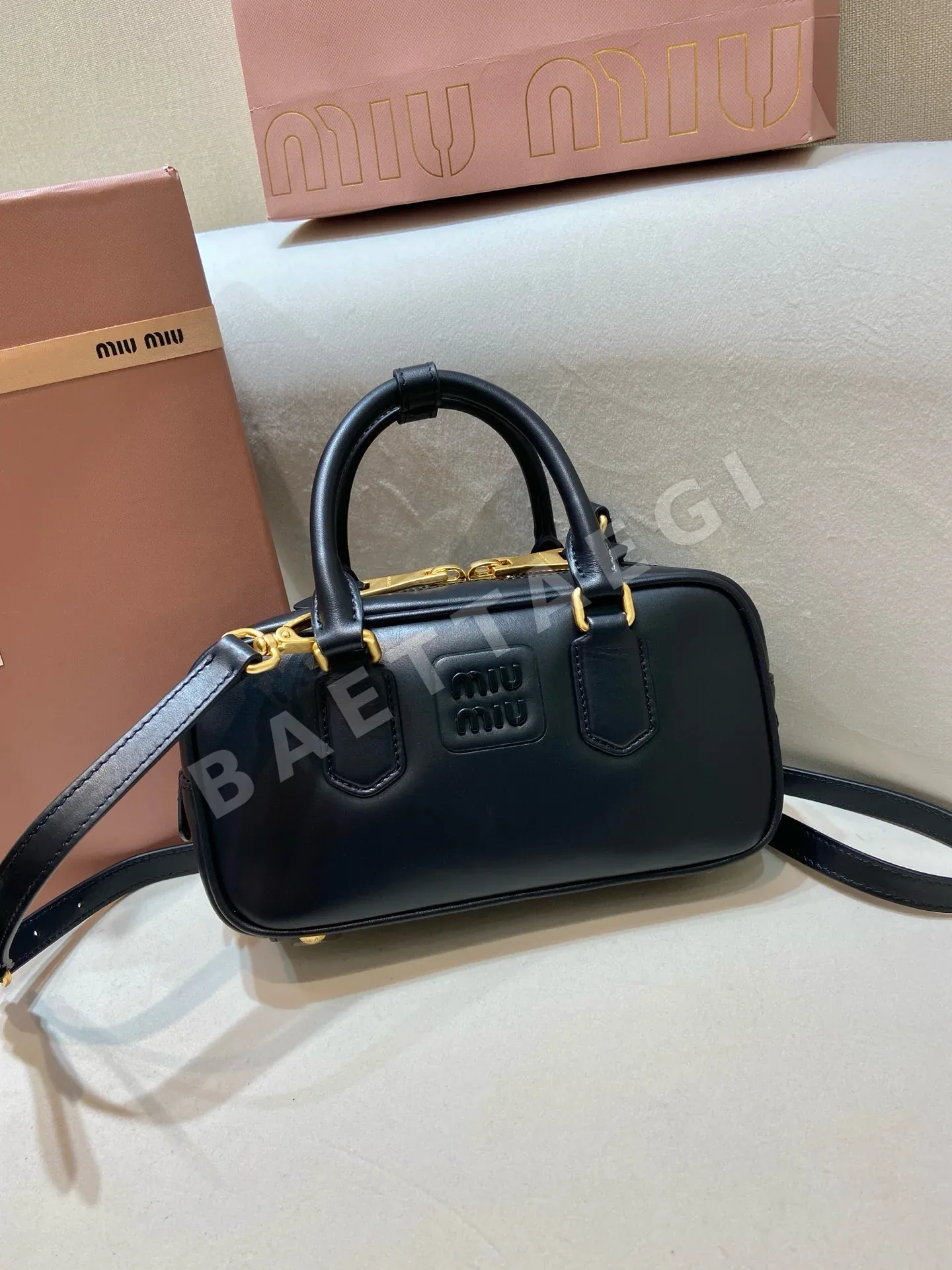 미우미우 패딩 볼링 가방 5BB142