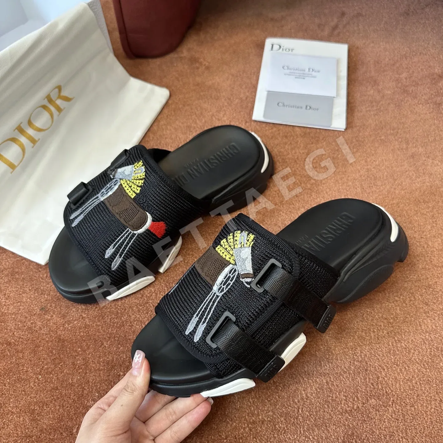 디올 벨크로 가죽 샌들 상세 이미지 6