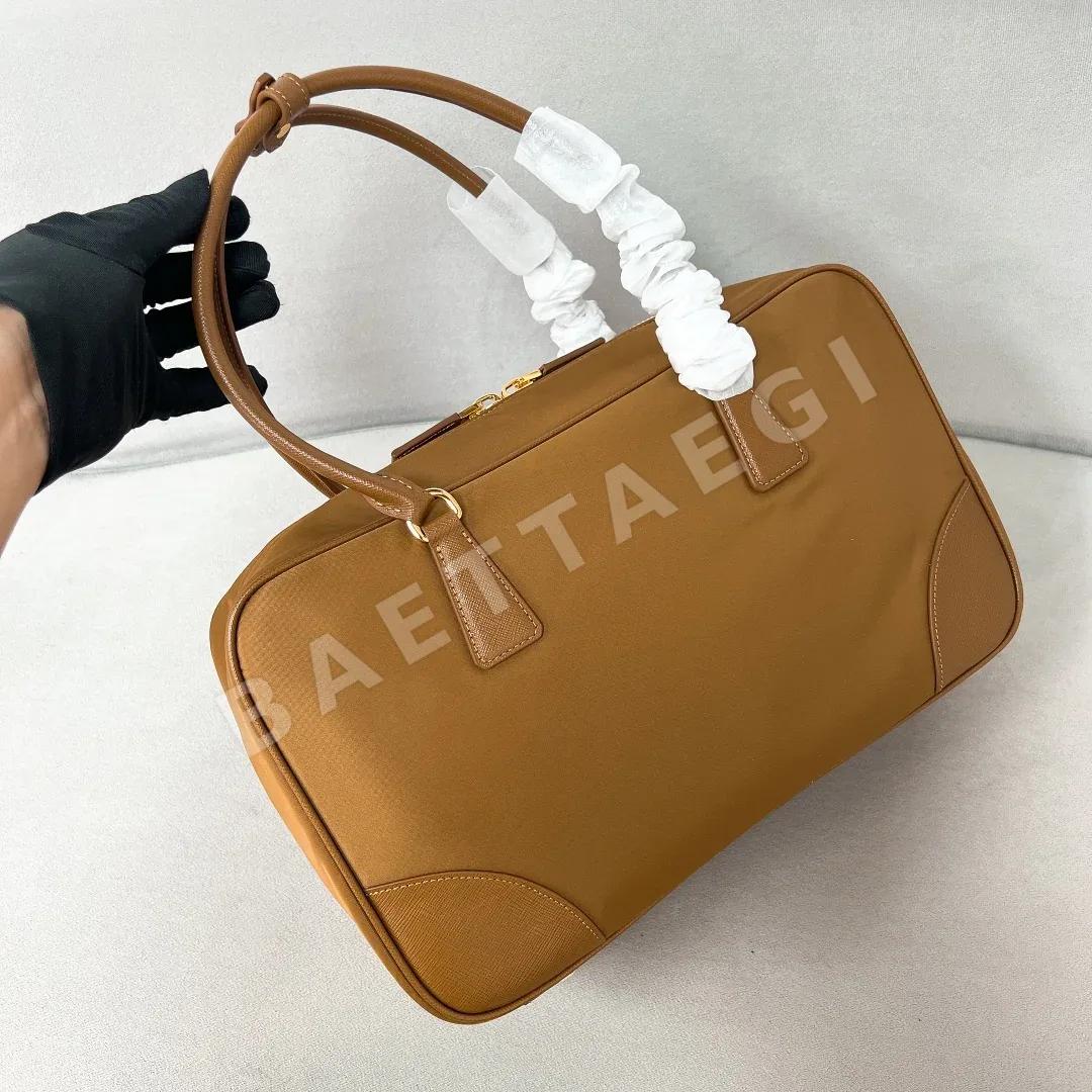 프라다 리에디션 더블 핸들 나일론 호보백 1BB114 상세 이미지 3