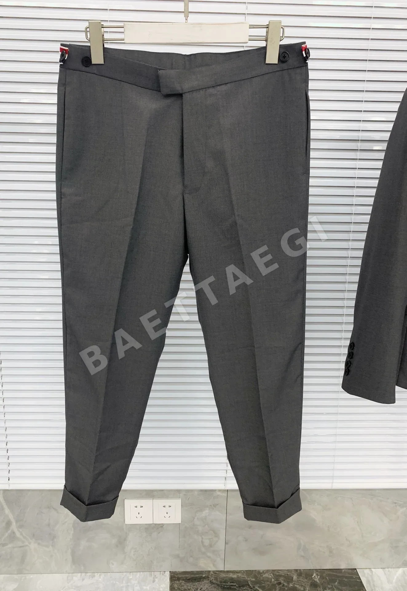 톰브라운 남성 바지 159517 Thom Browne Pants 상세 이미지 2
