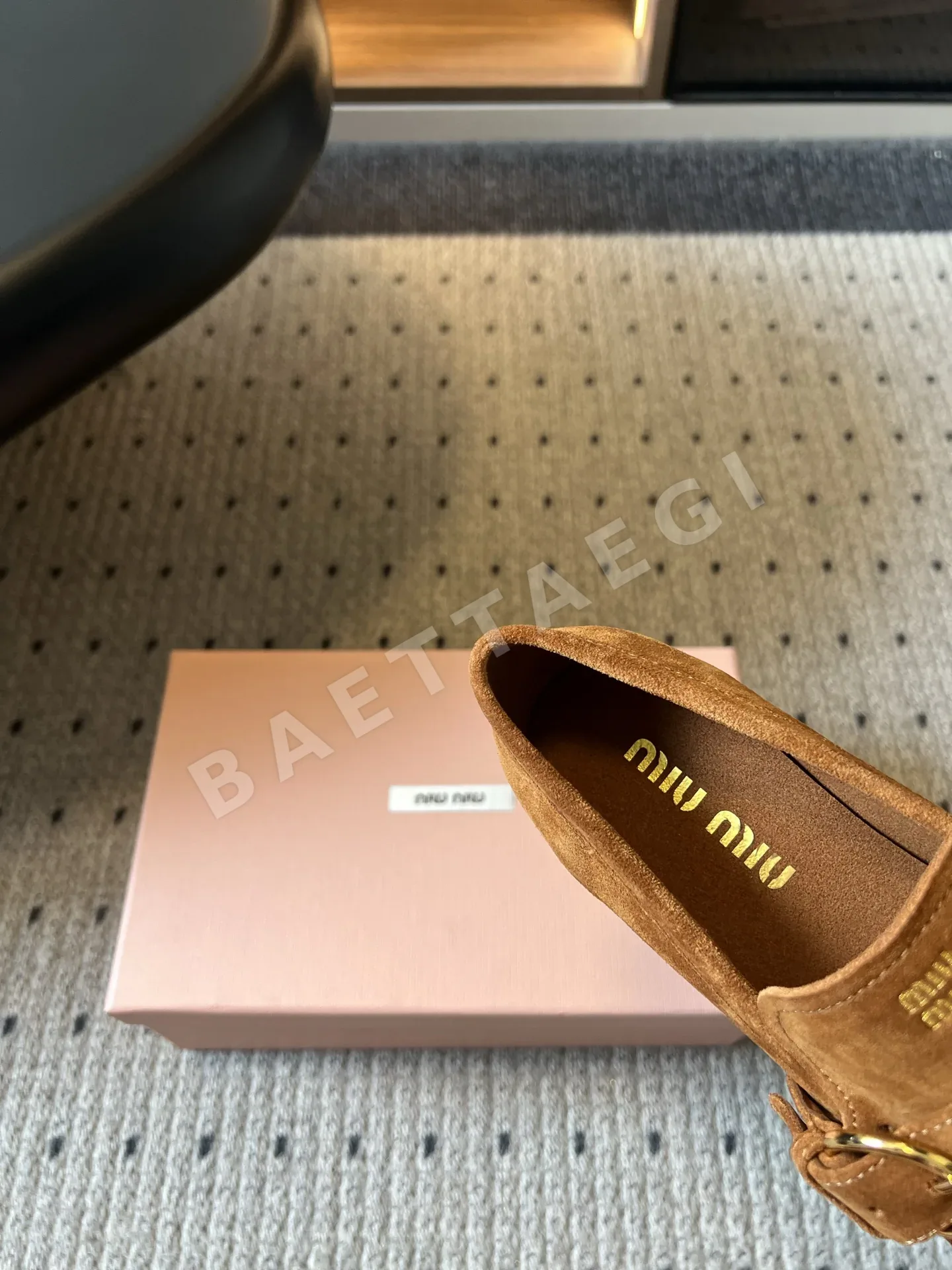 미우미우 로퍼 메탈 버클 상세 이미지 8