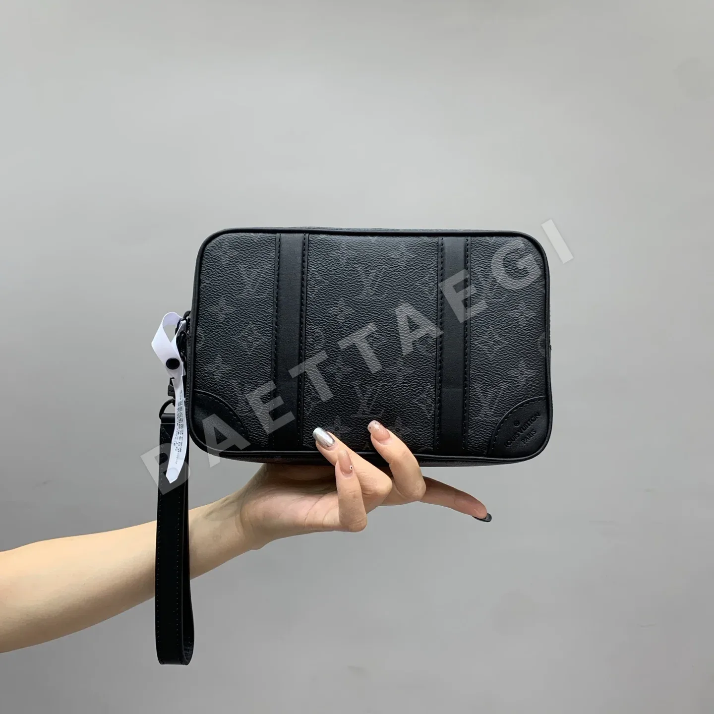 루이비통 블랙 플로럴 카메라 클러치 가방 M82076
