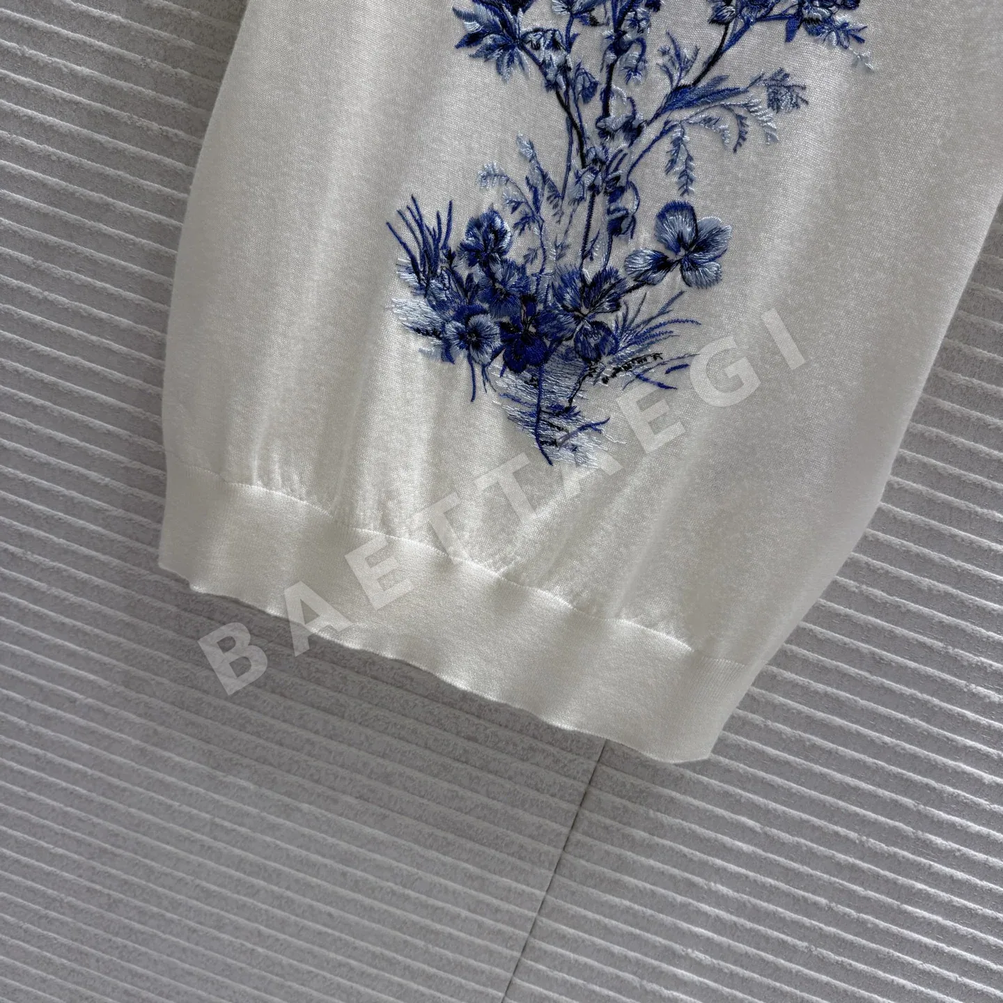 디올 라운드넥 실크 울 혼방 여성 반팔 티셔츠 상세 이미지 5
