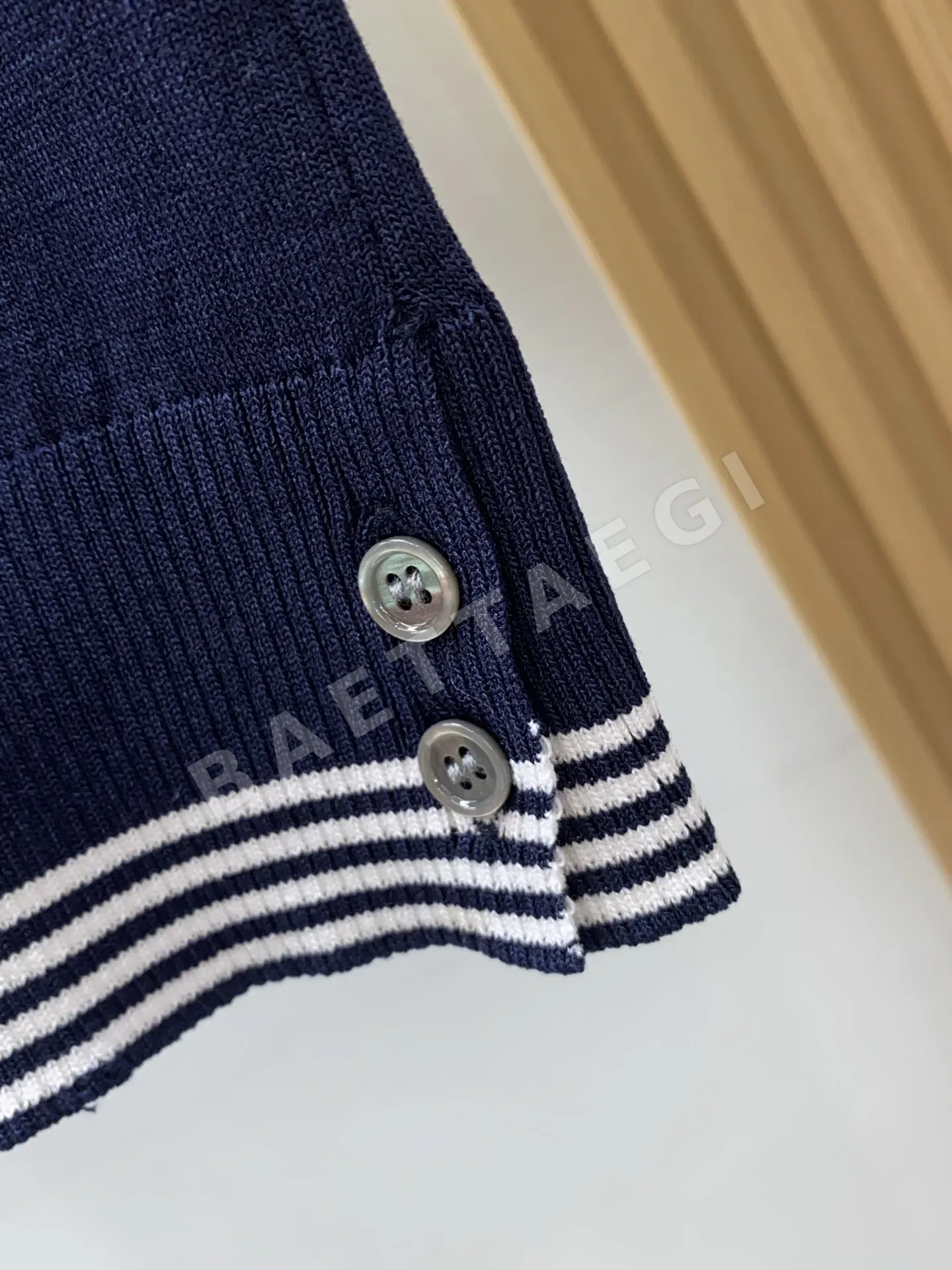 톰브라운 남성 크루넥 반팔 티셔츠 상세 이미지 6