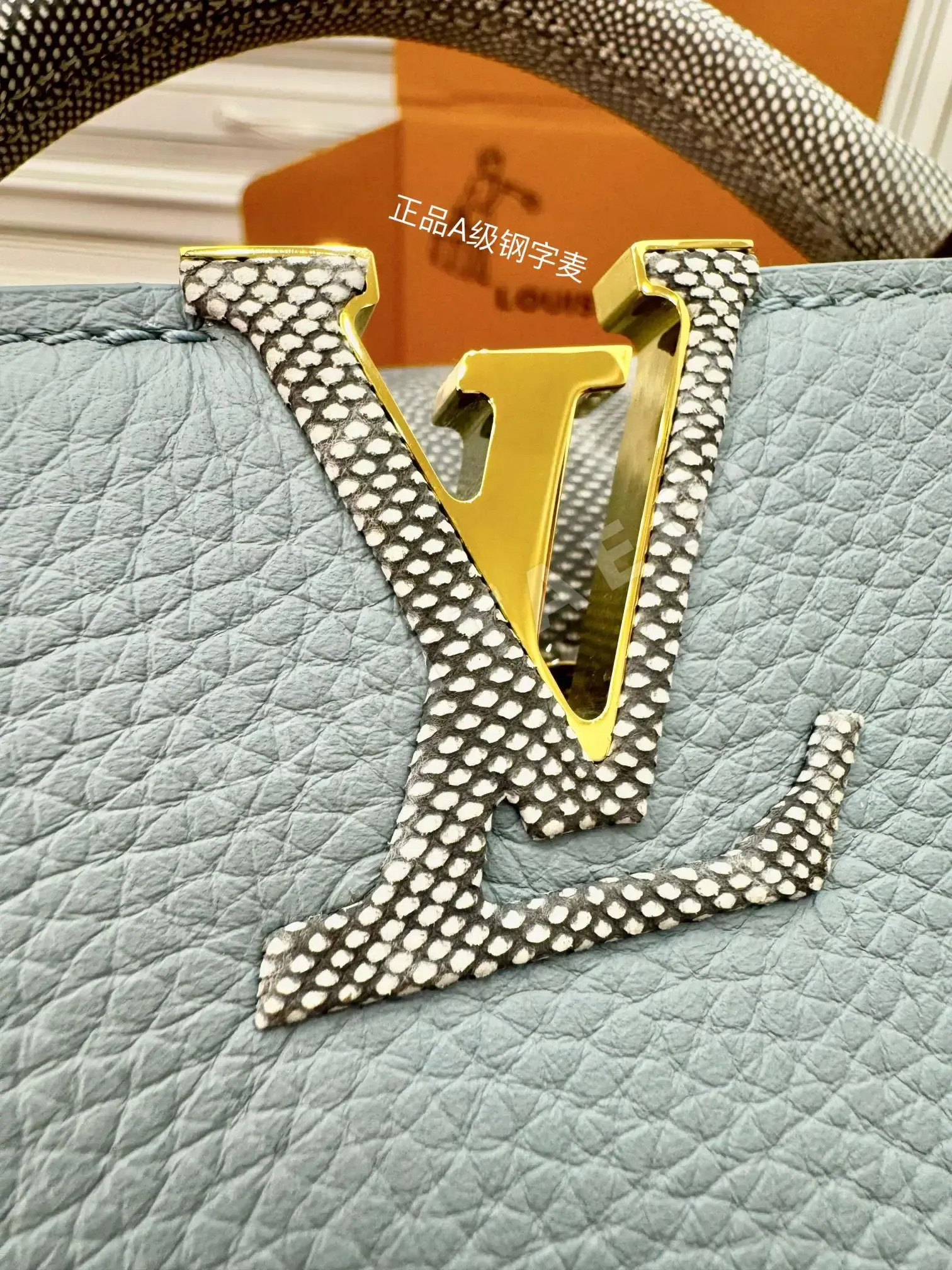 루이비통 M22876 가방 상세 이미지 7