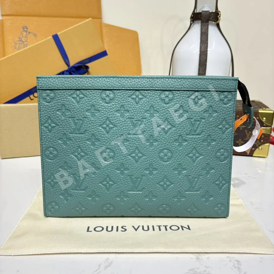 루이비통 모노그램 에클립스 POCHETTE VOYAGE 미디엄 핸드백 M61692