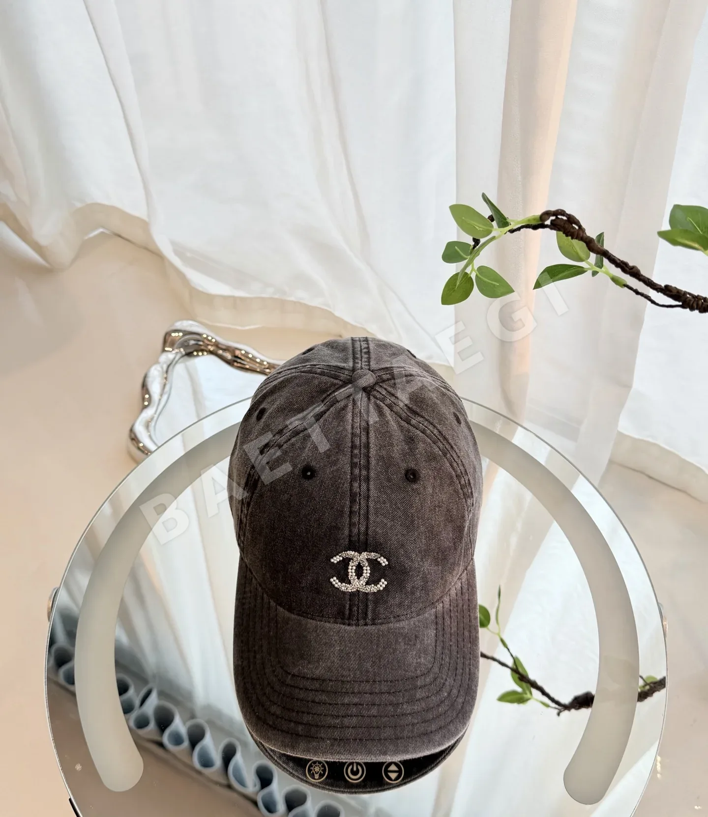 샤넬 더블 C 라인 스톤 베이스볼 캡 상세 이미지 4