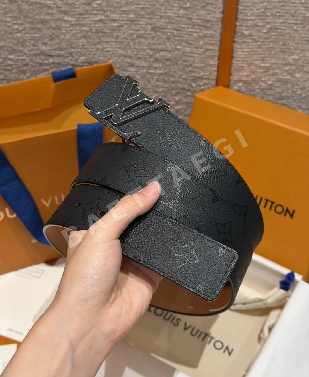 루이비통 3 단계 조절 리버시블 40mm 벨트 상세 이미지 2