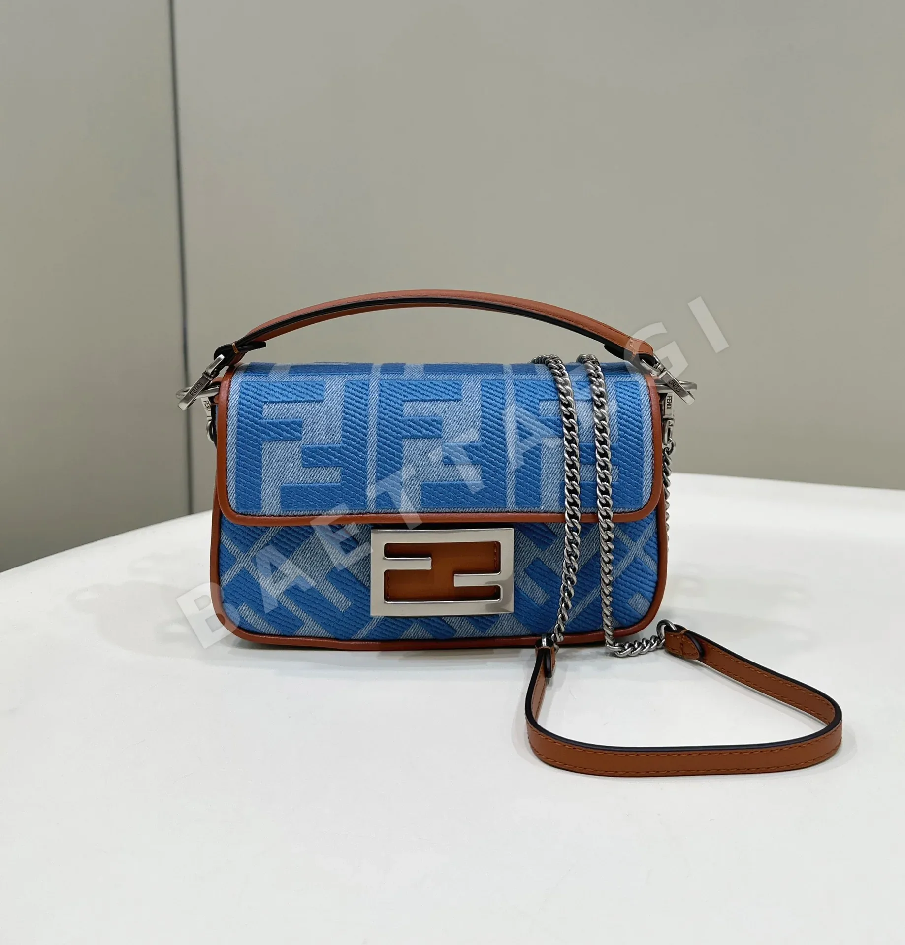 펜디 3D 자수 캔버스 숄더백 29584