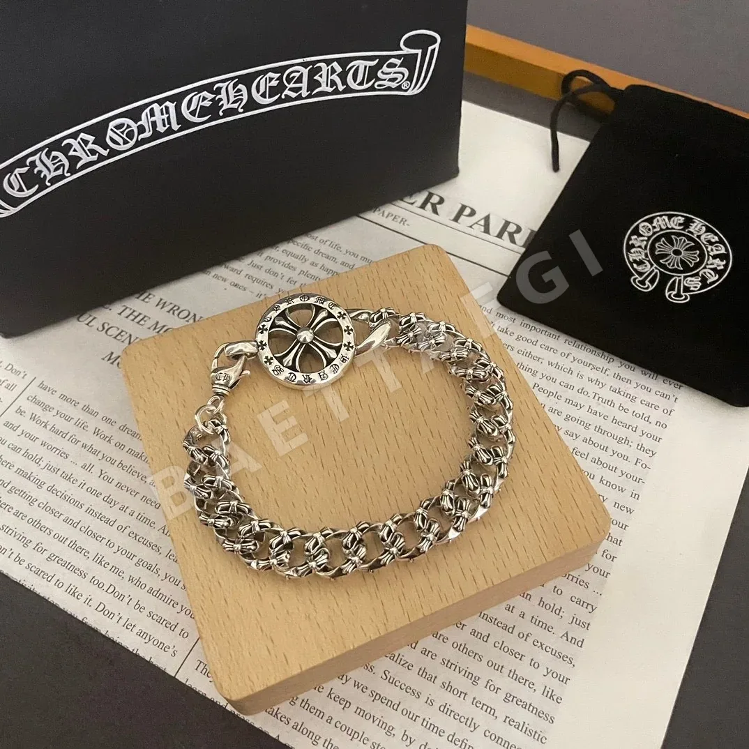 크롬하츠 엠보싱 크로스 팔찌 61665