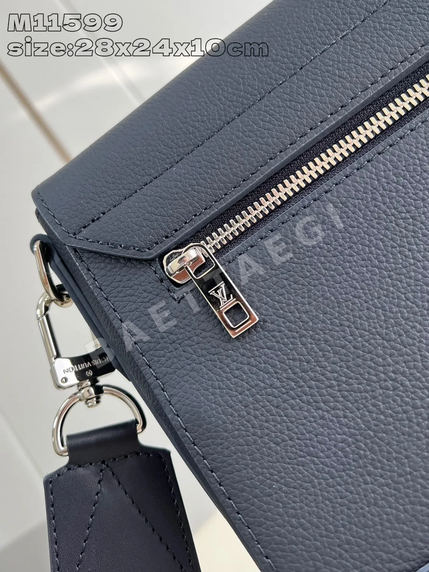 루이비통 M11599 메신저백 미니 상세 이미지 6