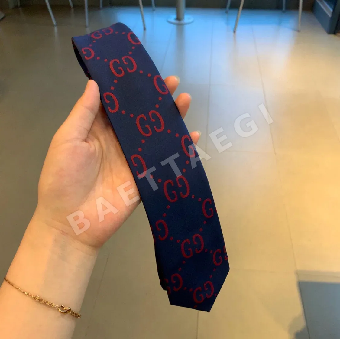 구찌 인터로킹 더블 G 자카드 실크 넥타이 상세 이미지 2