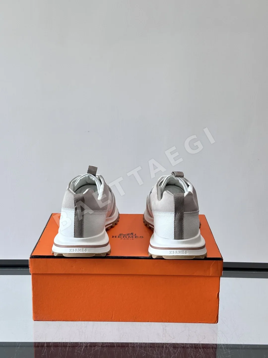 에르메스 리더 화이트 베이지 스니커즈 상세 이미지 8