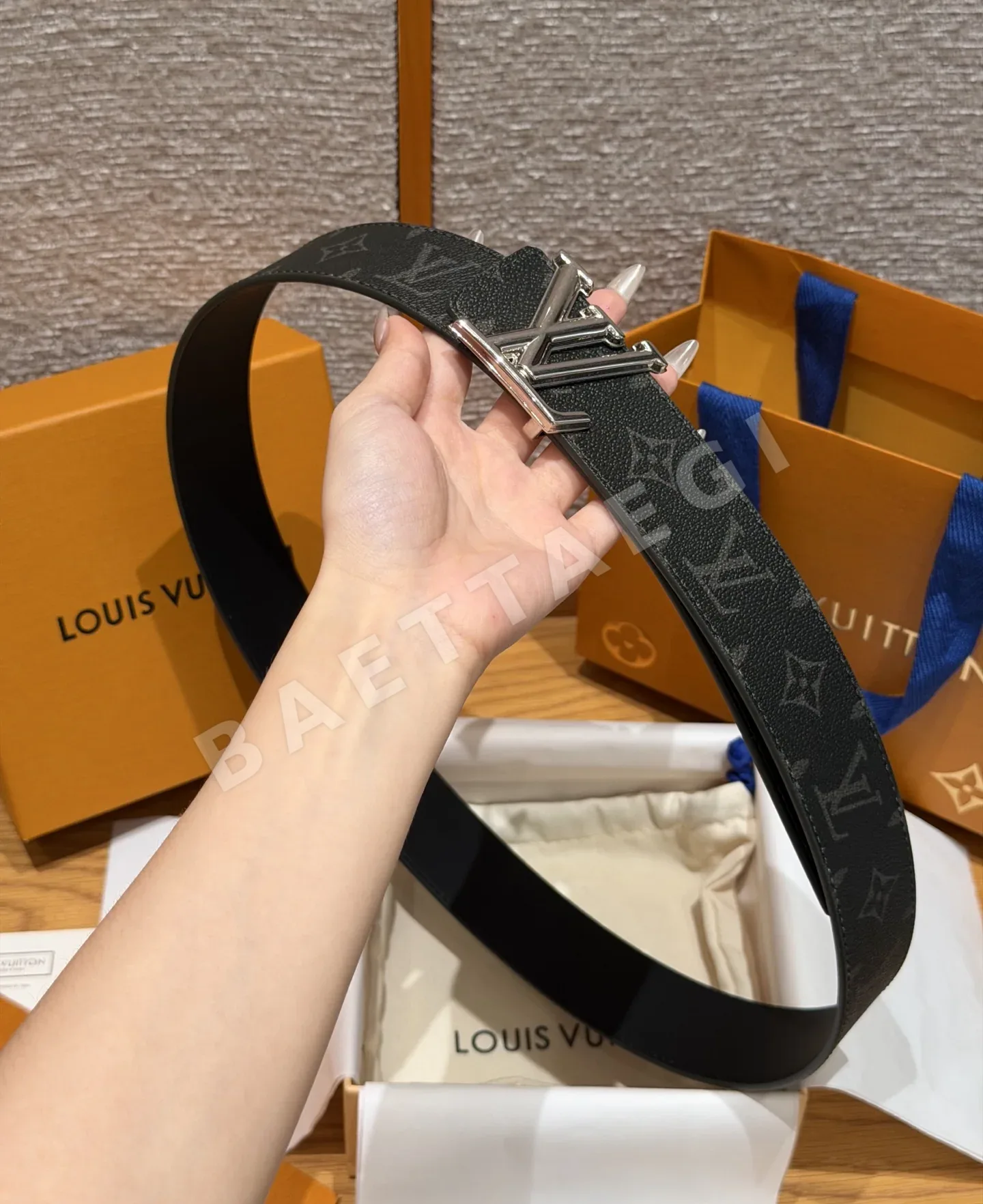루이비통 이니셜 메탈 버클 40mm 리버시블 벨트 상세 이미지 3