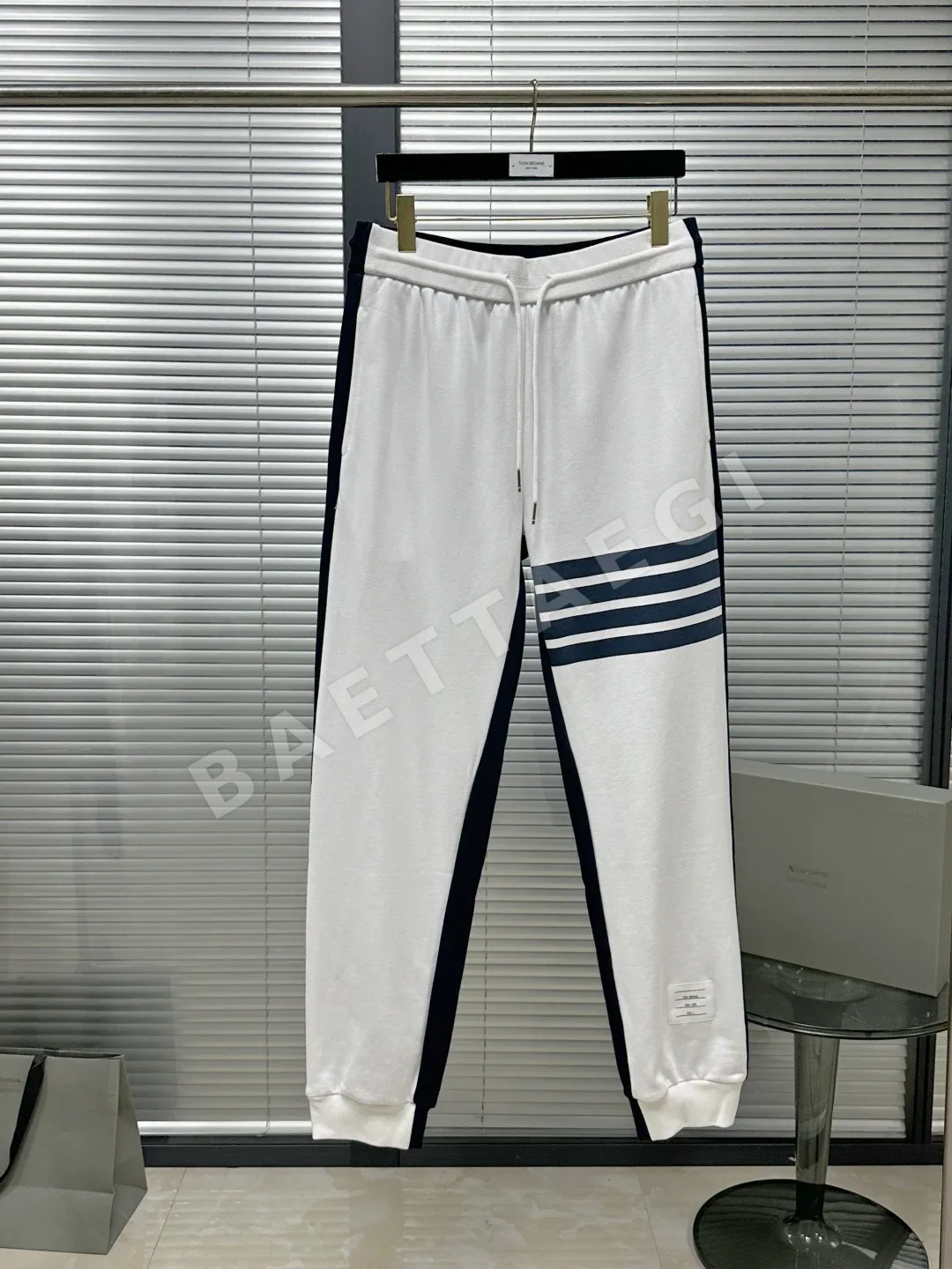 톰브라운 남성 바지 159494 Thom Browne Pants 상세 이미지 2