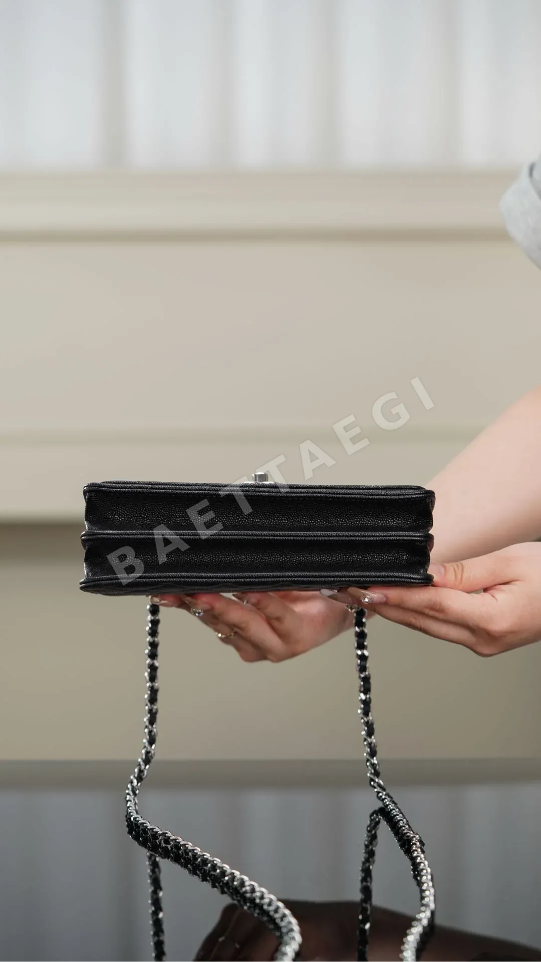 샤넬 25P 아코디언 핸들 가방 상세 이미지 9