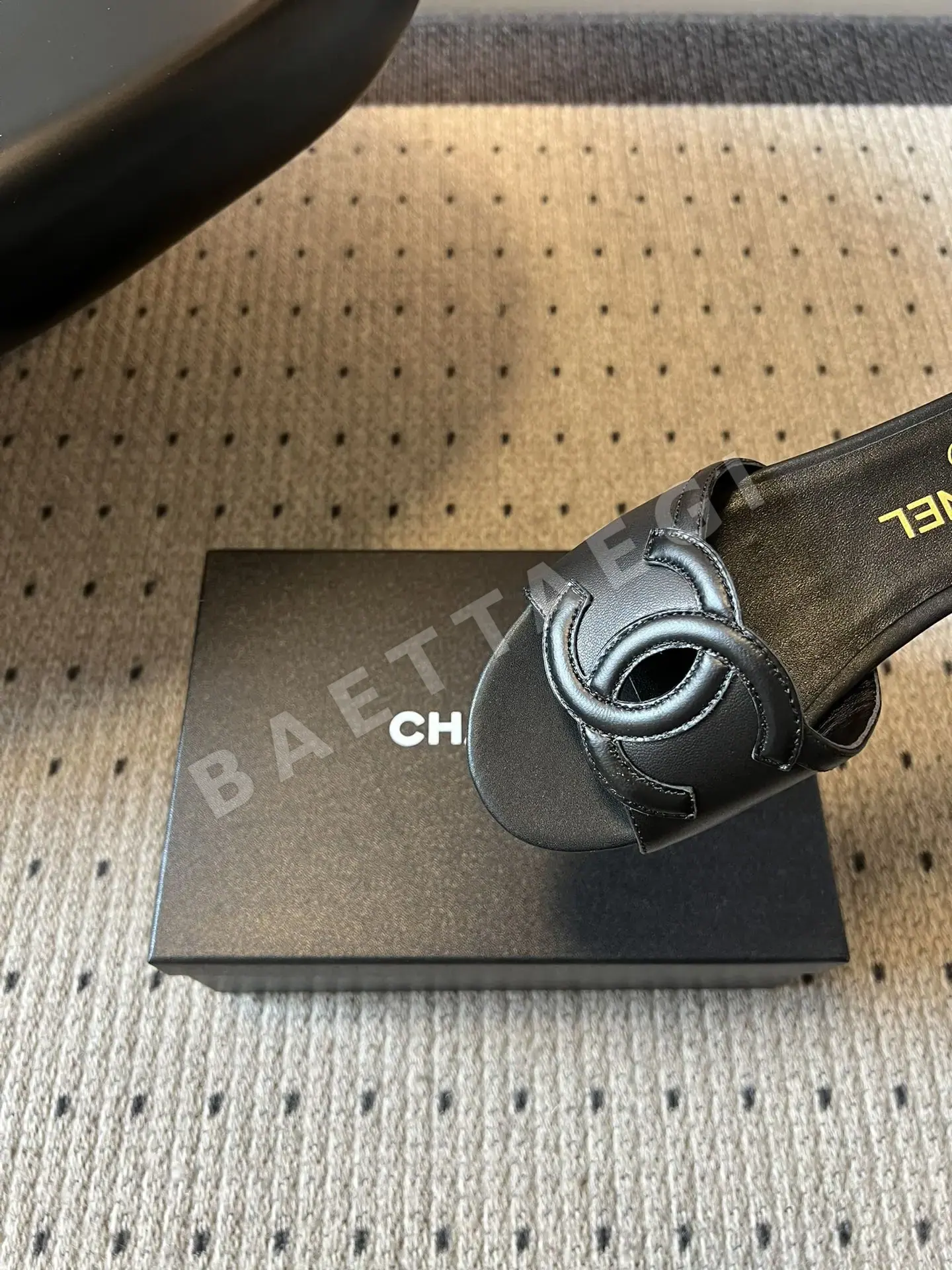 샤넬 더블 C 로고 플랫 슬리퍼 상세 이미지 7