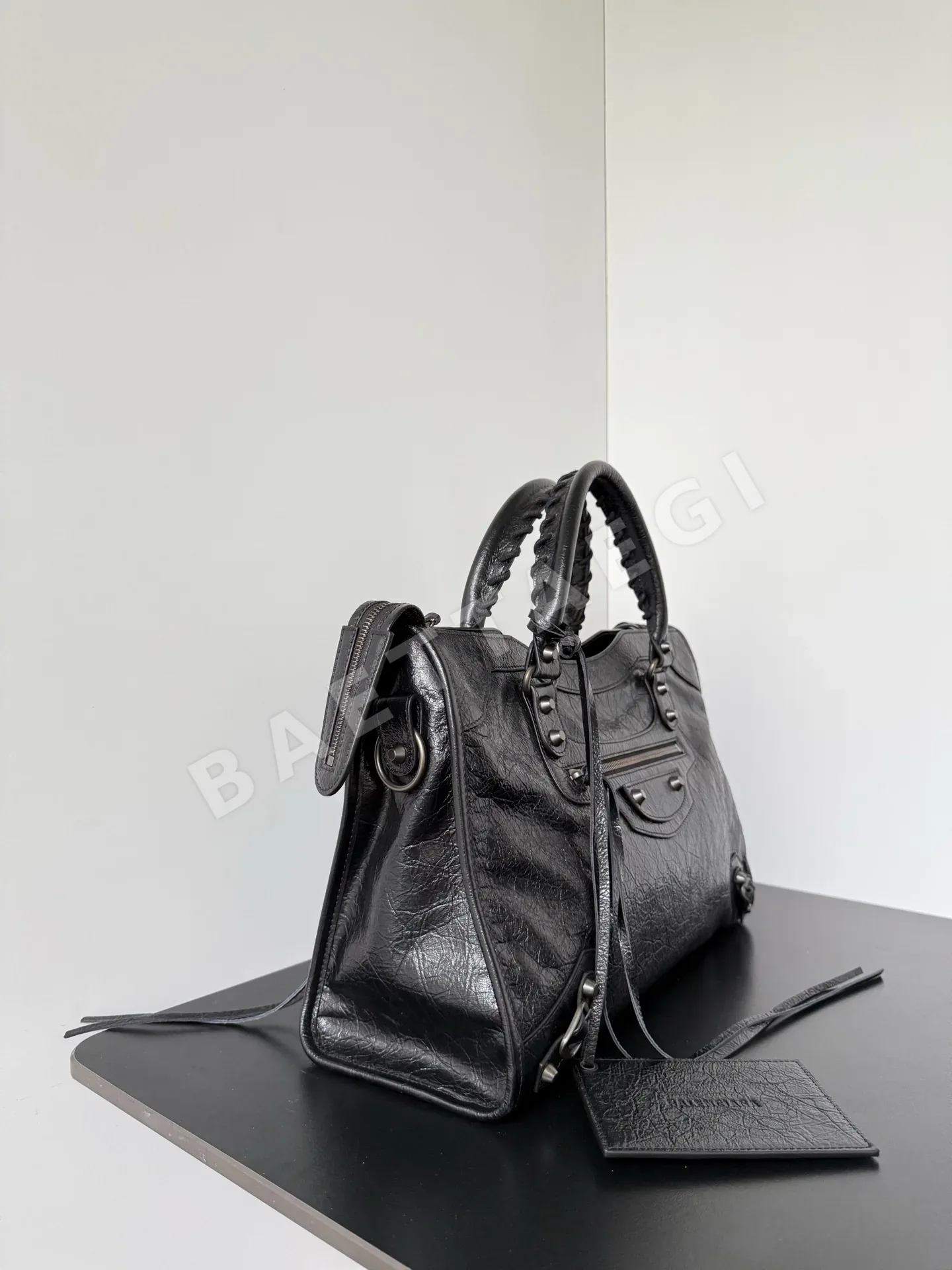 발렌시아가 가죽 토트백 상세 이미지 3