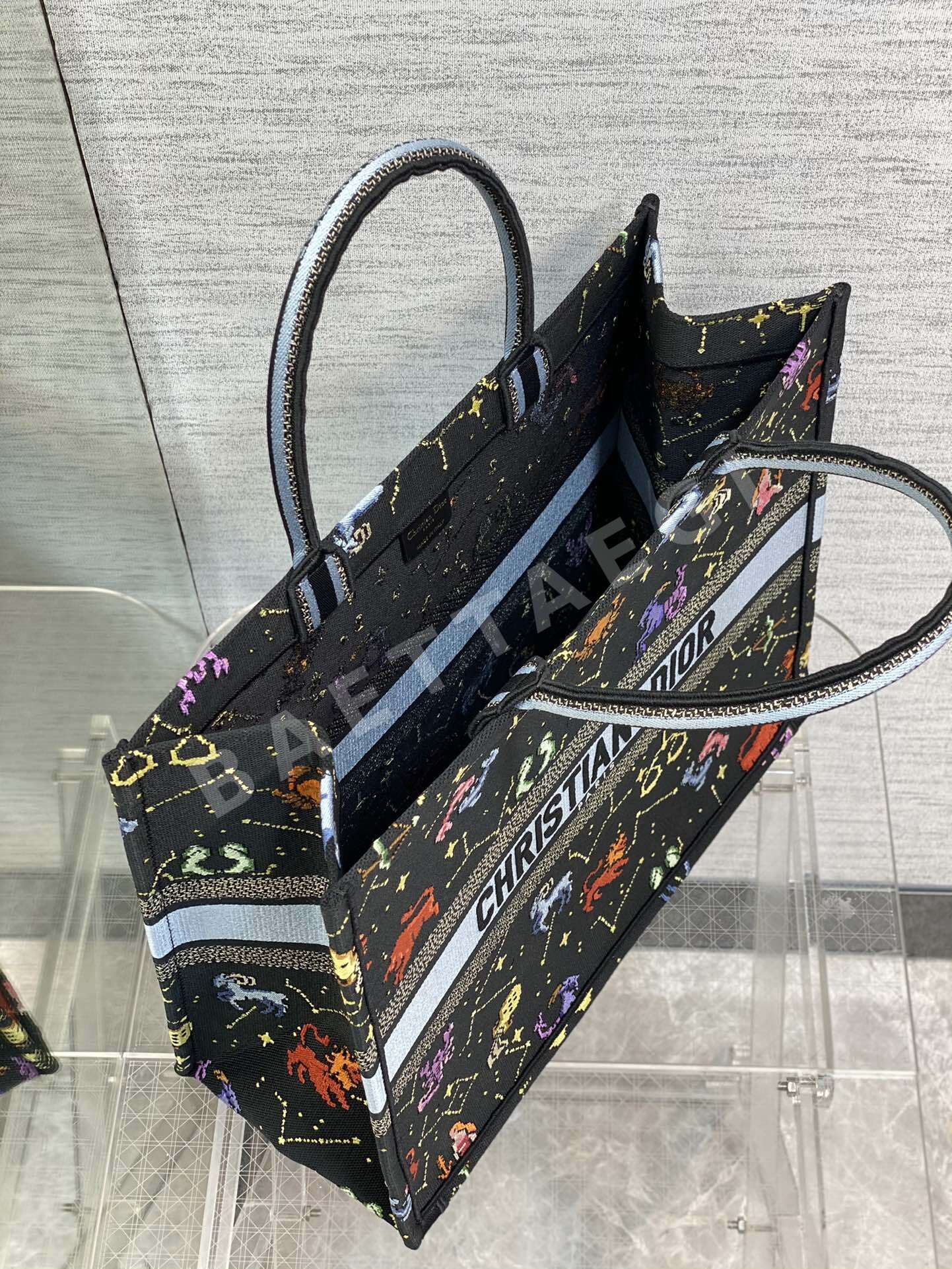 디올 멀티 컬러 자수 북 토트 가방 상세 이미지 8