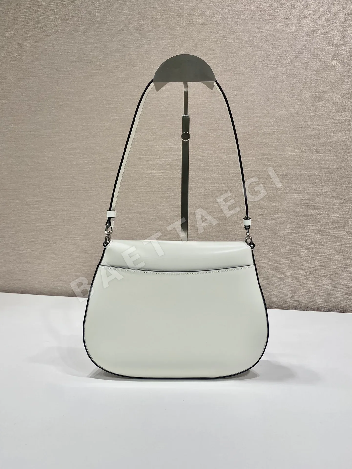 프라다 빈티지 플랩 숄더백 1BD311 상세 이미지 4