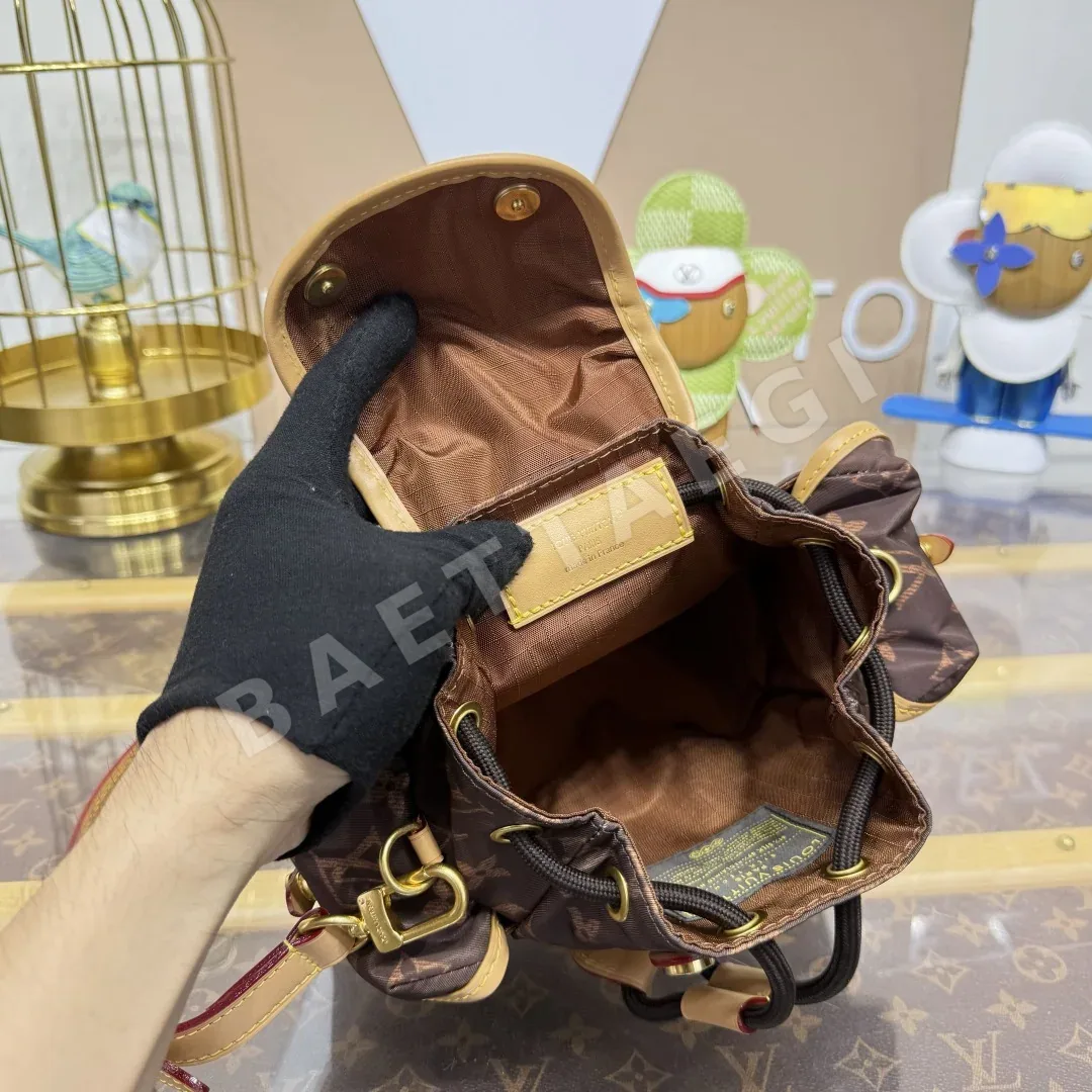 루이비통 모노그램 나노 크리스토퍼 이스트웨스트 가방 상세 이미지 9