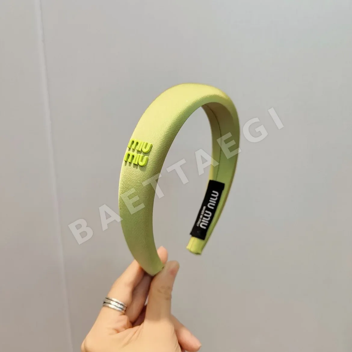 미우미우 새틴 헤어밴드 상세 이미지 6
