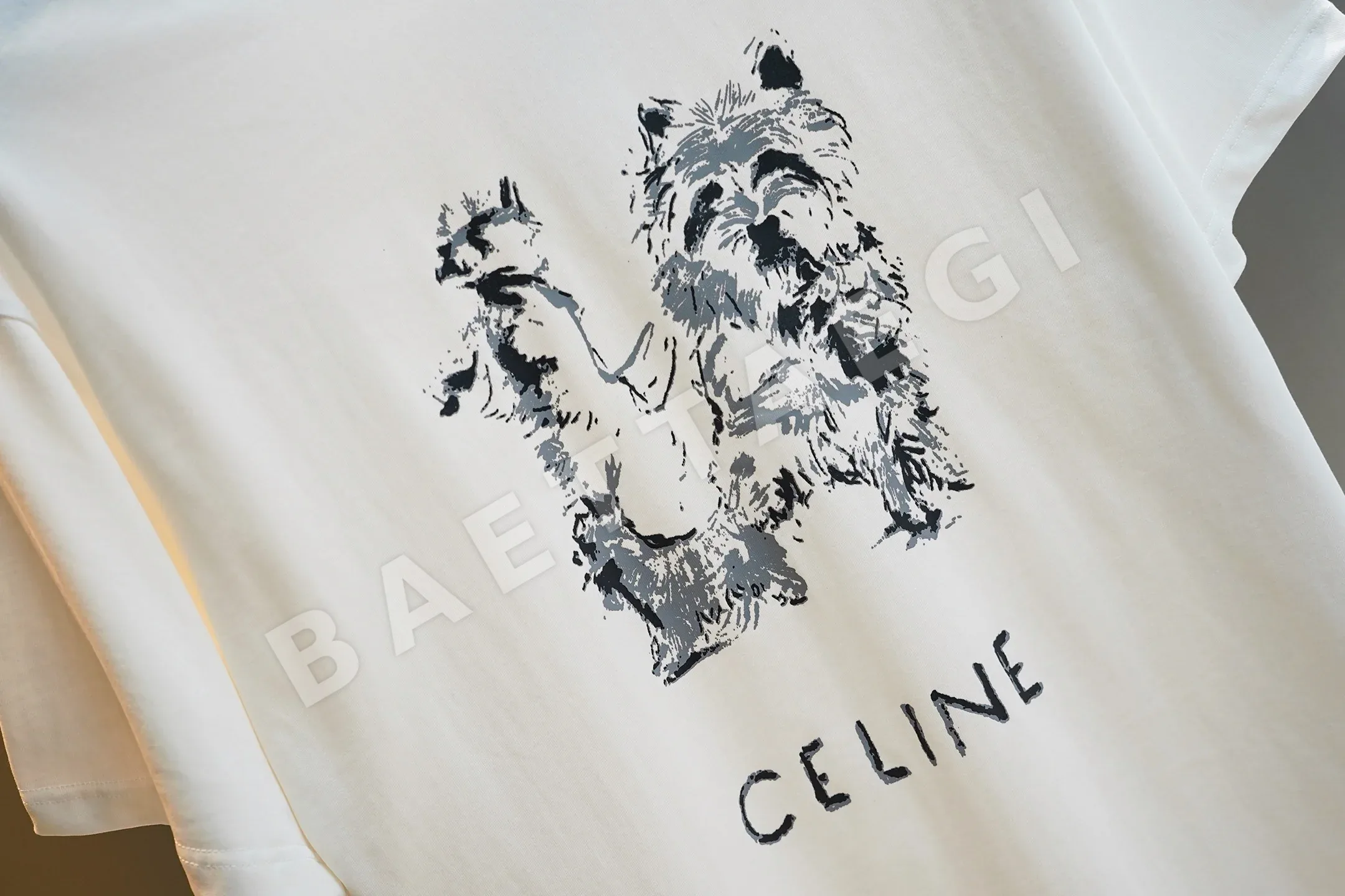 셀린느 강아지 무늬 크루넥 반팔 티셔츠 상세 이미지 3