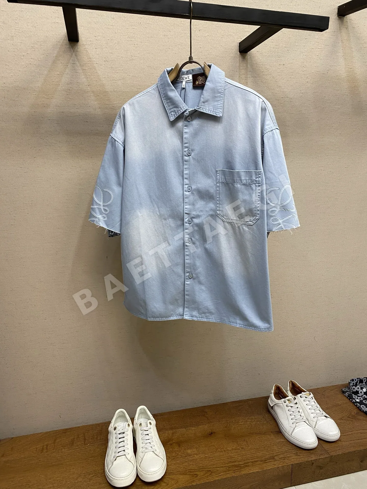 로에베 카라 반팔 티셔츠 48313