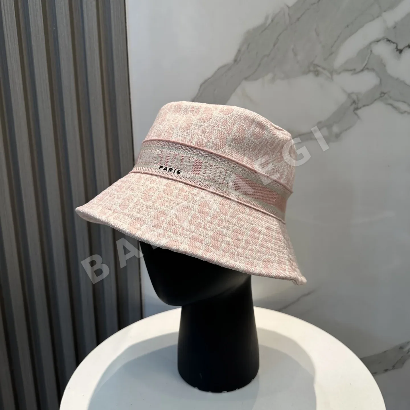 디올 양면 자수 버킷햇 모자 133716
