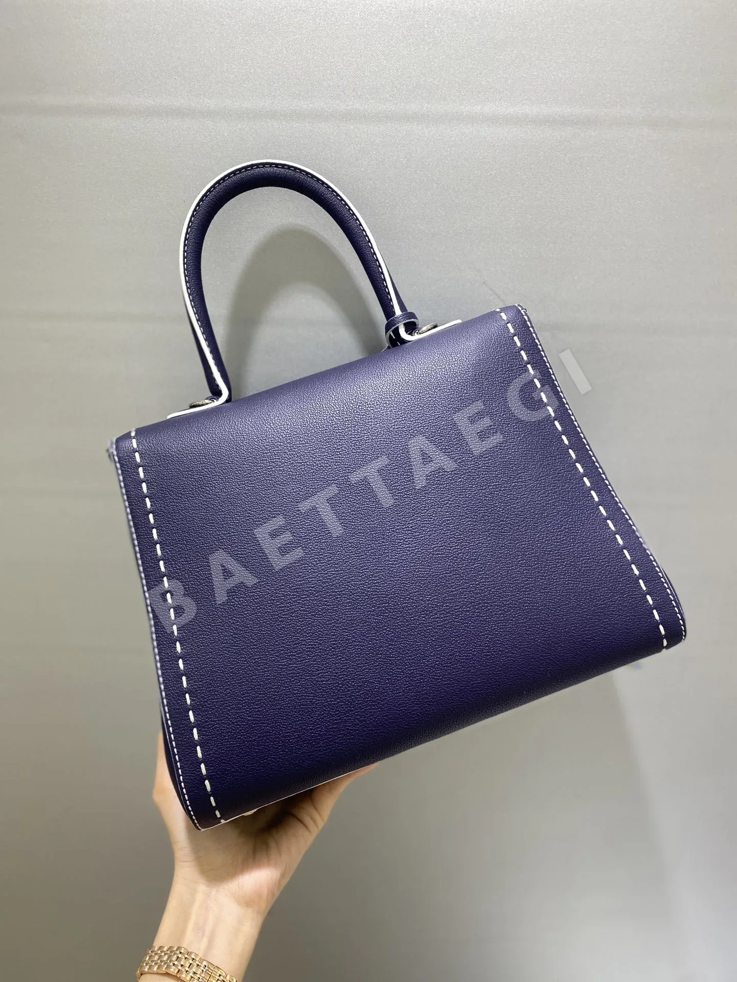 델보 인디고 스티칭 양털 안감 가방 상세 이미지 3
