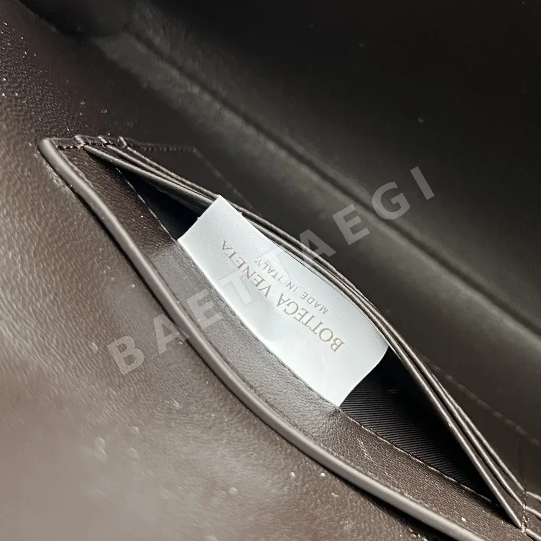 보테가베네타 스네이크스킨 클러치 가방 상세 이미지 9