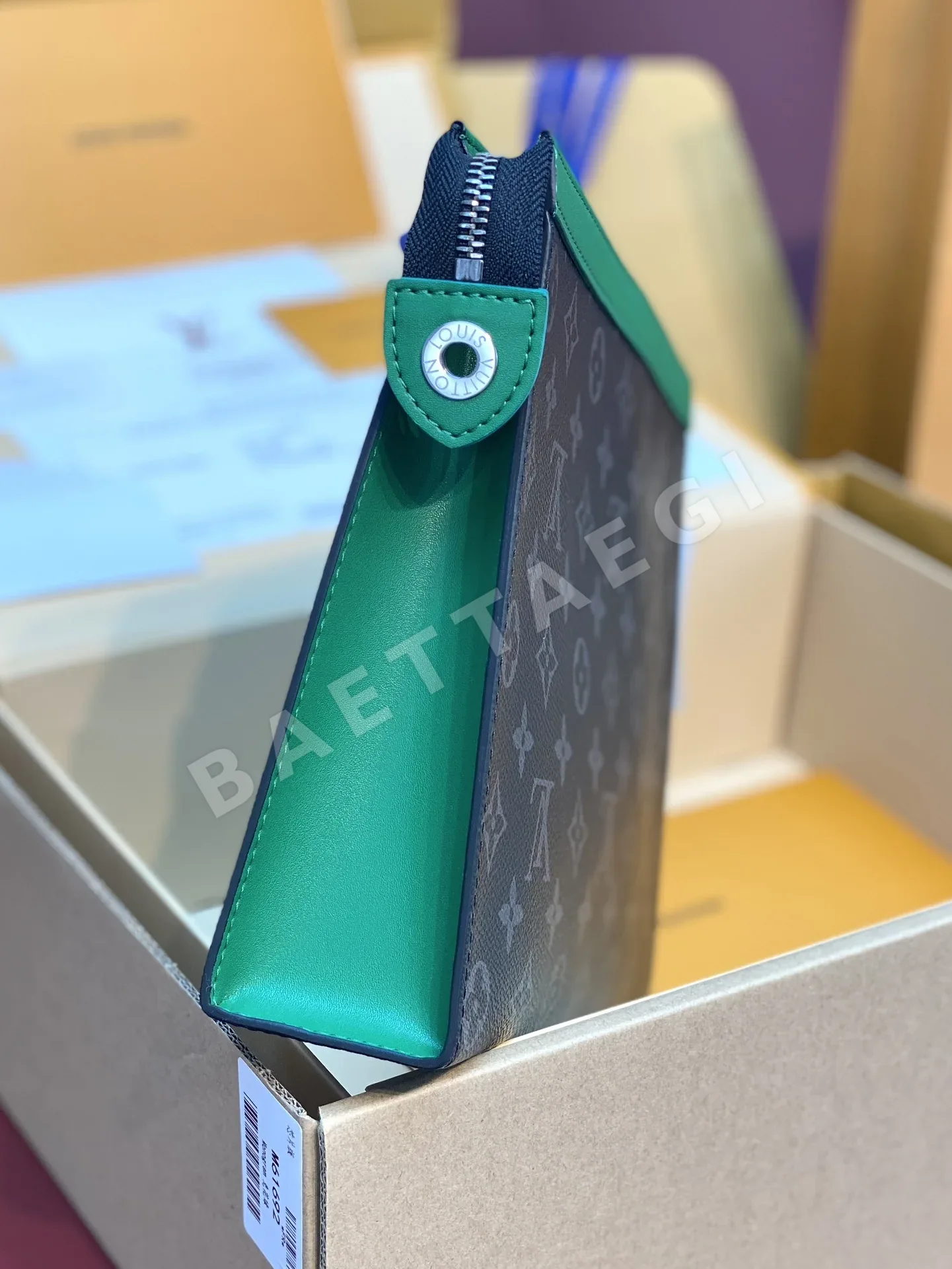 루이비통 포쉐트 보야지 미디엄 클러치백 M26031 상세 이미지 7
