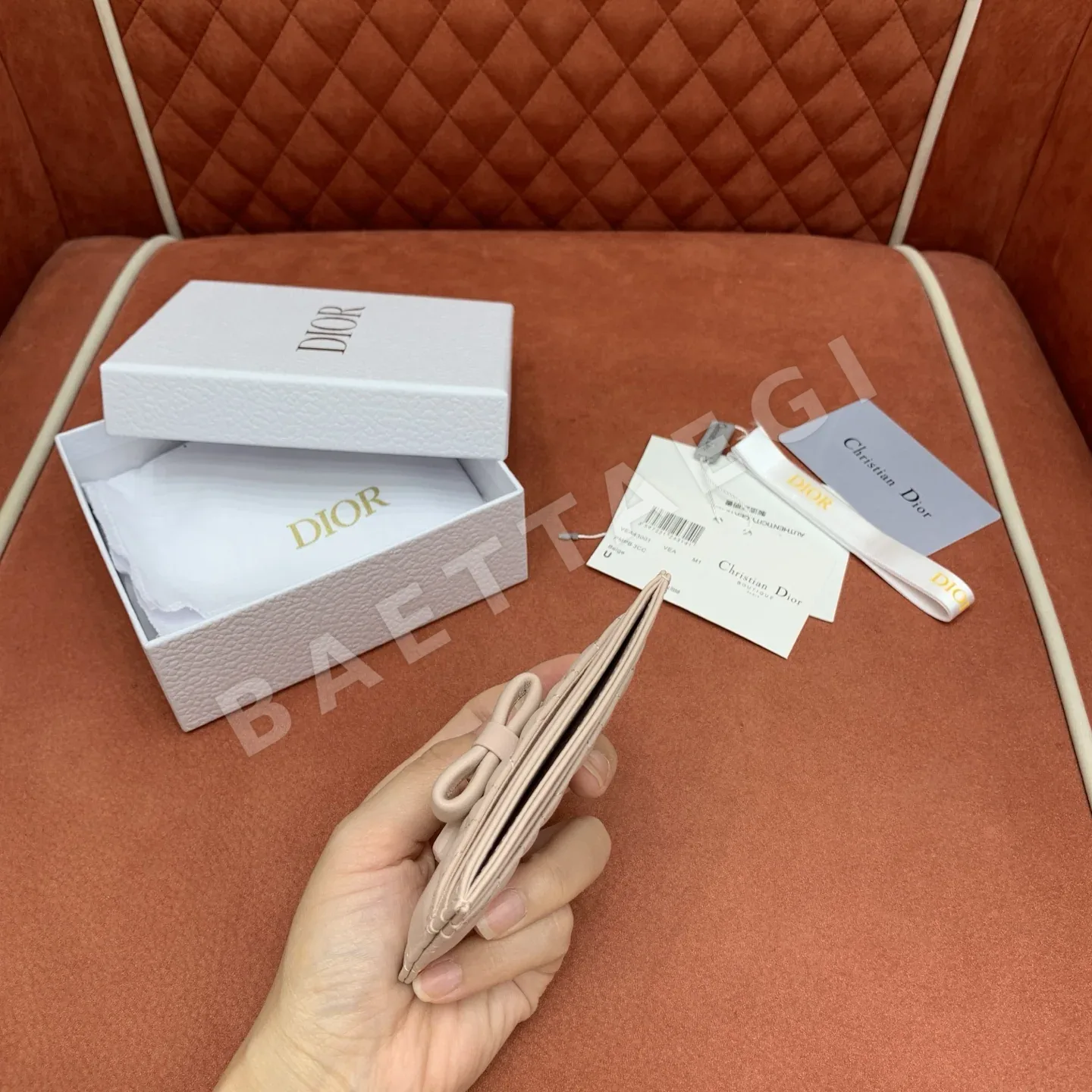 디올 리본 메탈 장식 램스킨 카드 지갑 상세 이미지 6