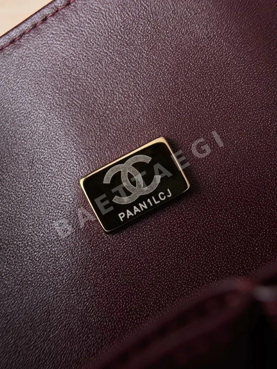 샤넬 캐비어 블랙 금장 가방 상세 이미지 8