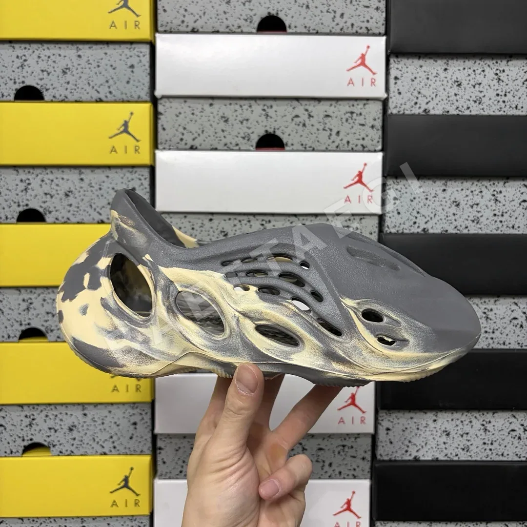 아디다스 [LW] 이지 폼 RNNR MXT GV7904 200638 Adidas Yeezy Foam RNNR MXT Moon Gray 상세 이미지 7