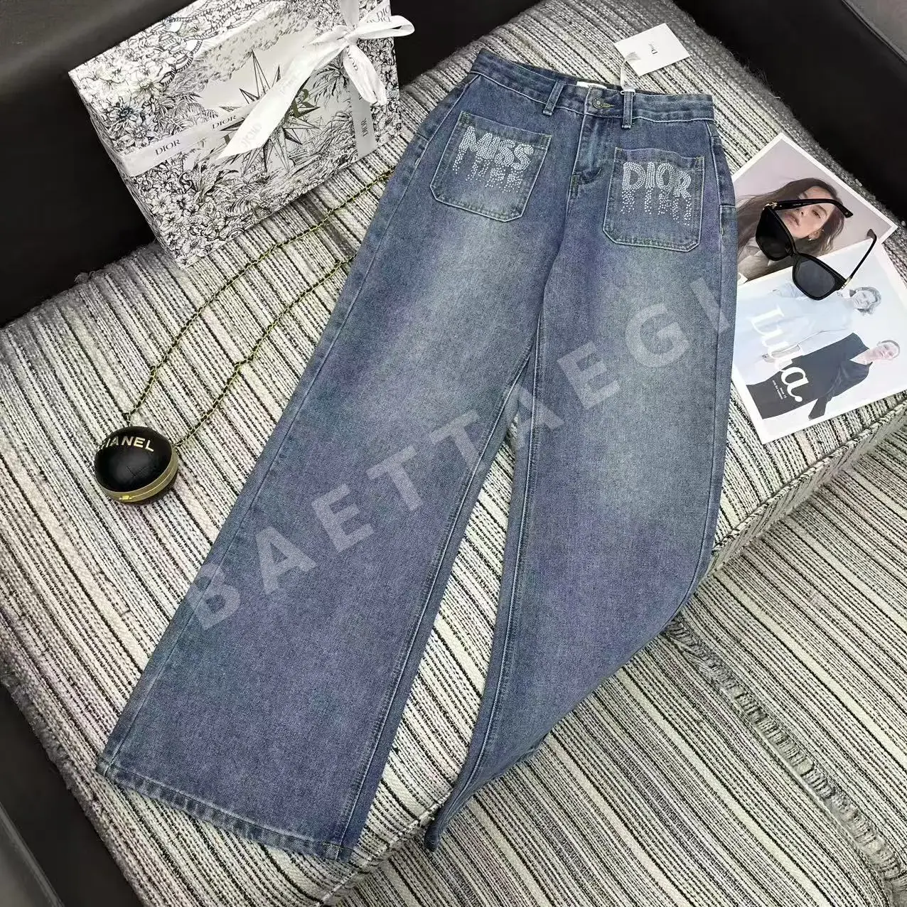 디올 레터 로고 라인스톤 스트레이트 진 바지 상세 이미지 2