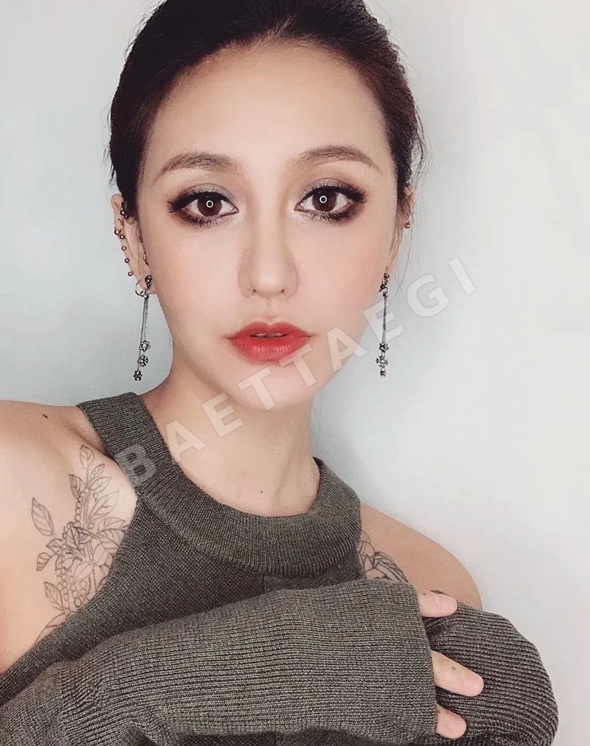 크롬하츠 크로스 플라워 태슬 귀걸이 상세 이미지 5