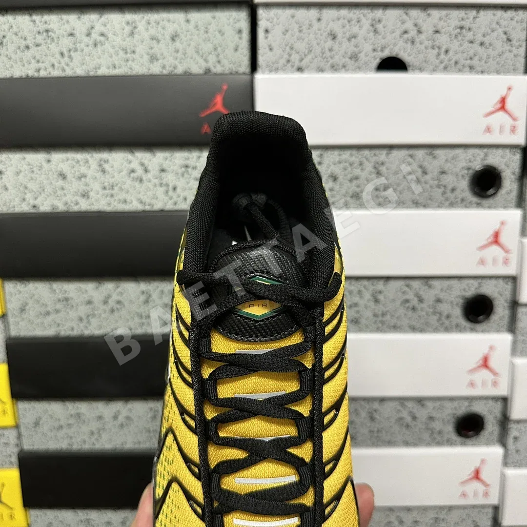 나이키 [DF] 에어 맥스 플러스 IB7671-700 201071 Nike Air Max Plus Varsity Maize Pine Green 상세 이미지 9
