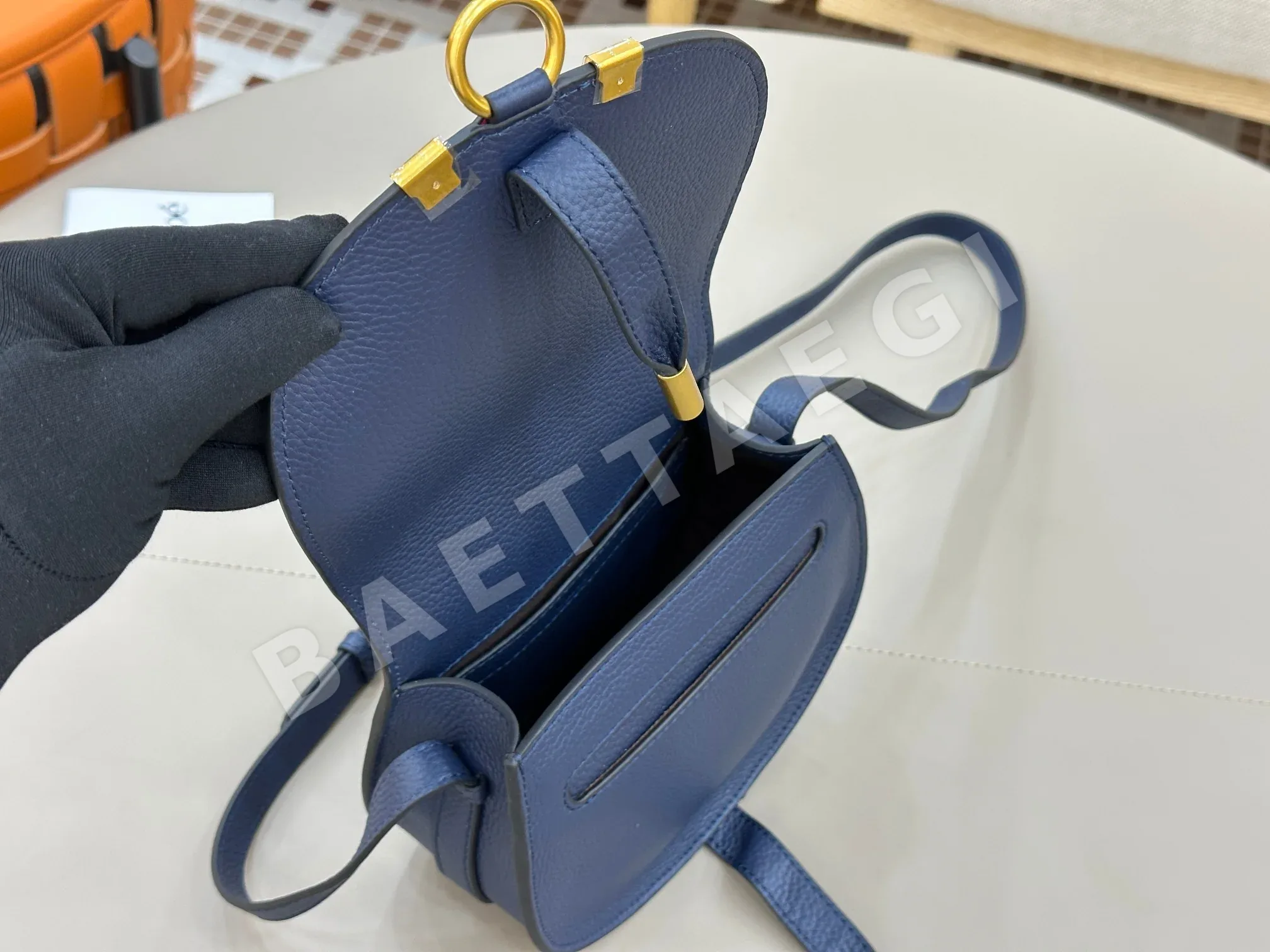 끌로에 마르씨 스몰 새들백 가방 상세 이미지 8