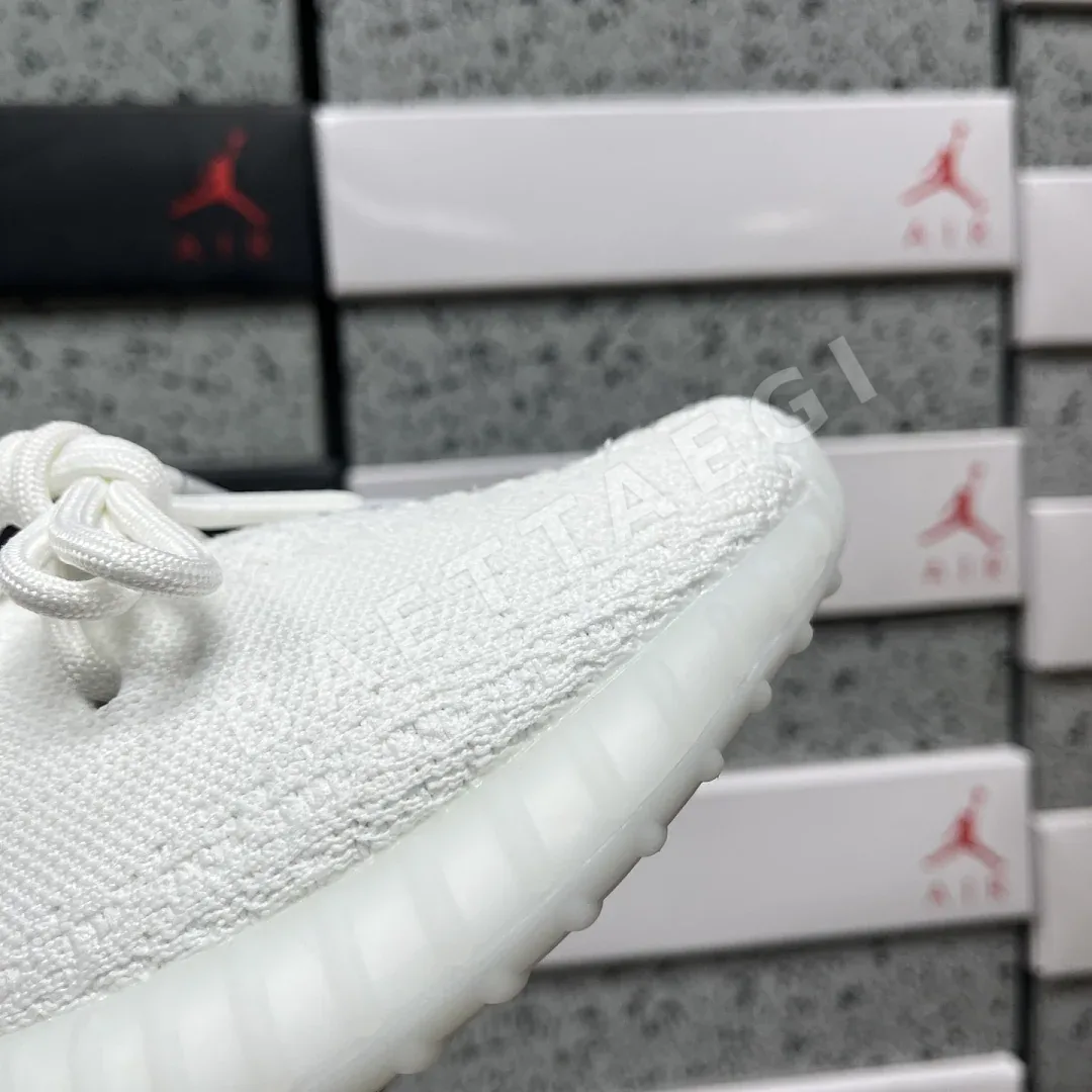 아디다스 [R] 이지 부스트 350 V2 CP9366 200735 Adidas Yeezy Boost 350 V2 상세 이미지 2