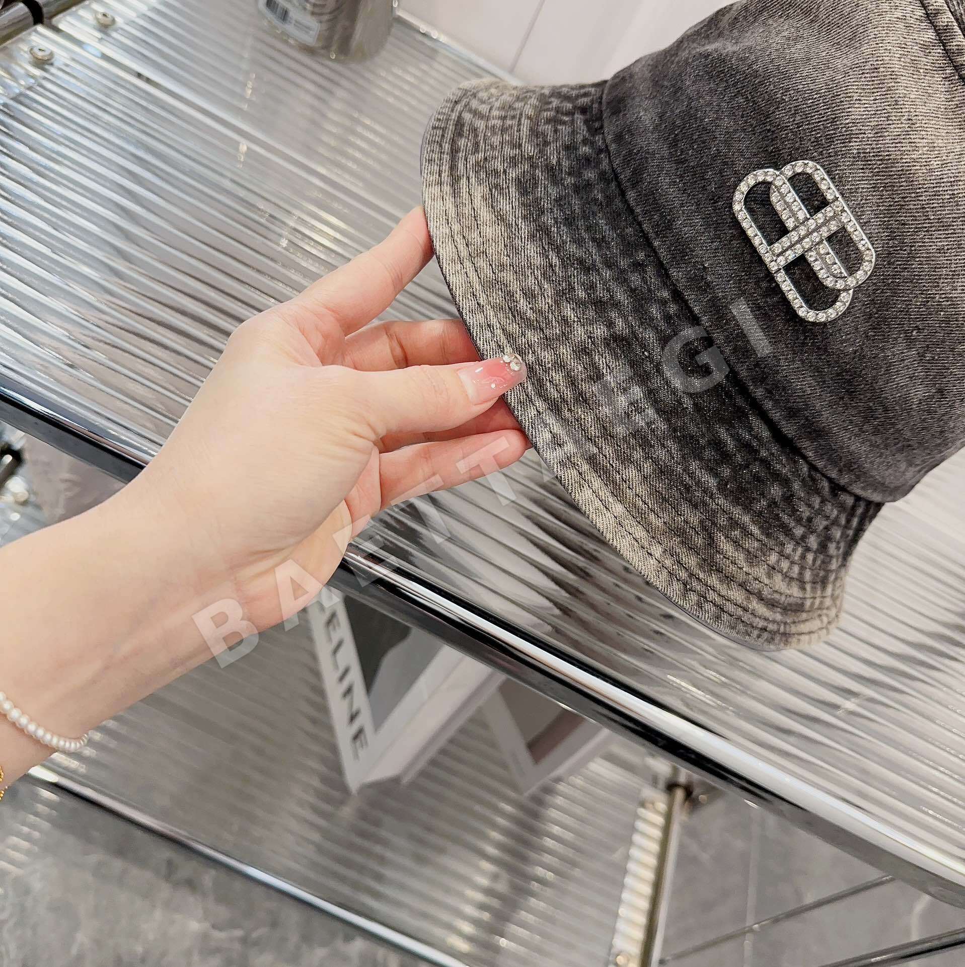 발렌시아가 타이다이 데님 버킷햇 상세 이미지 2